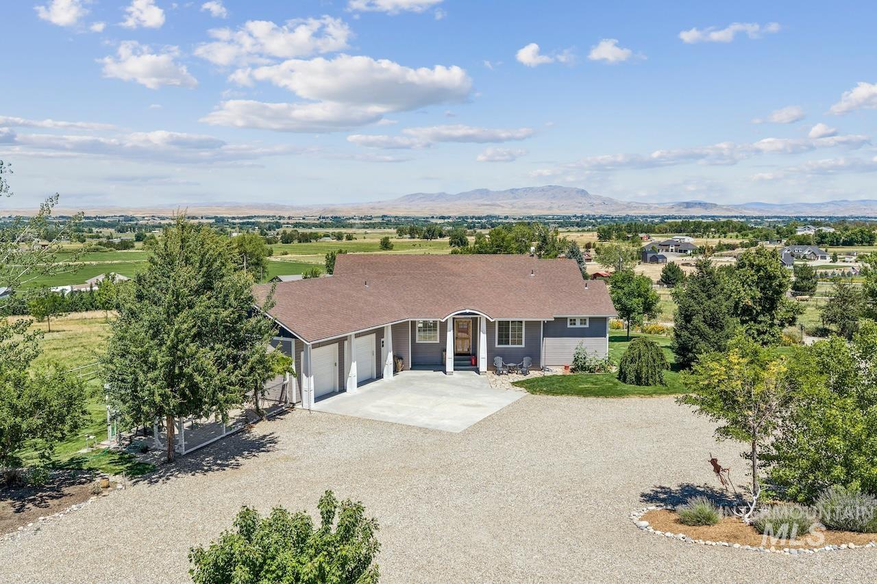 7305 Mustang Ln