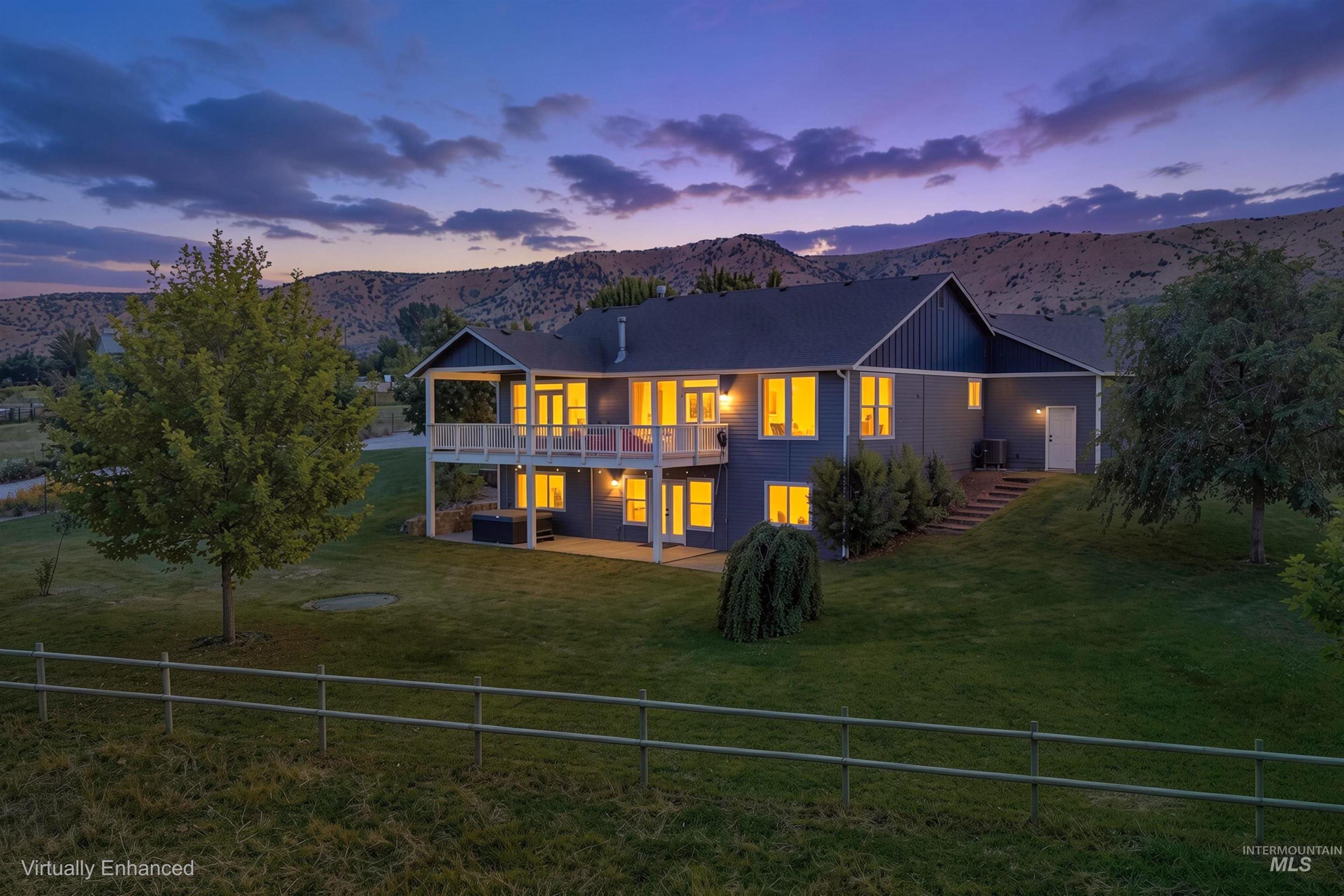 7305 Mustang Ln