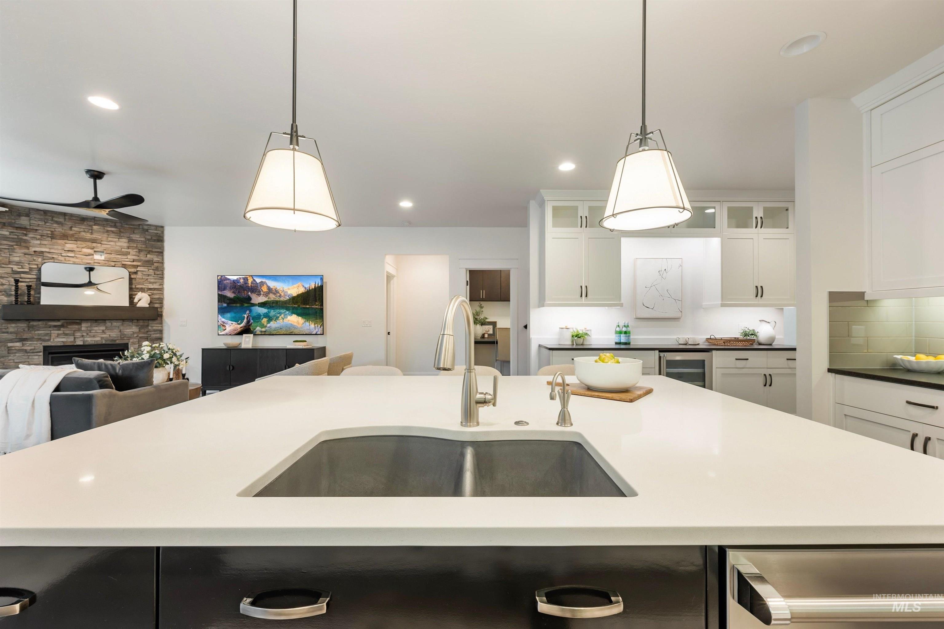 1789 N Tullshire