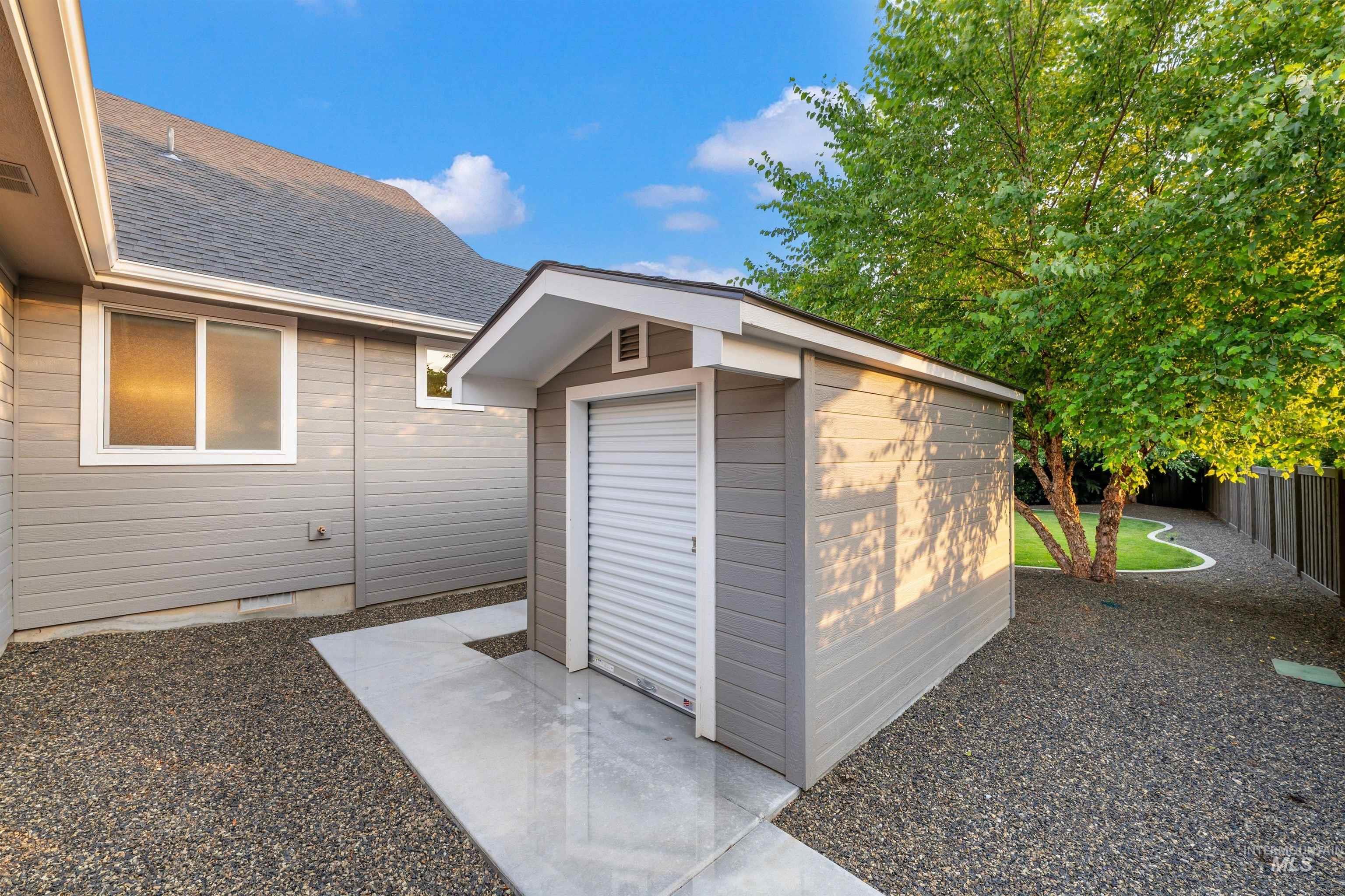 1789 N Tullshire