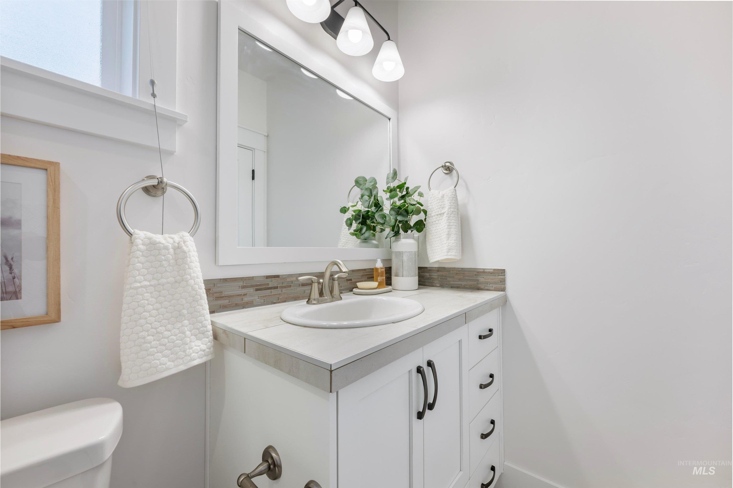 1789 N Tullshire