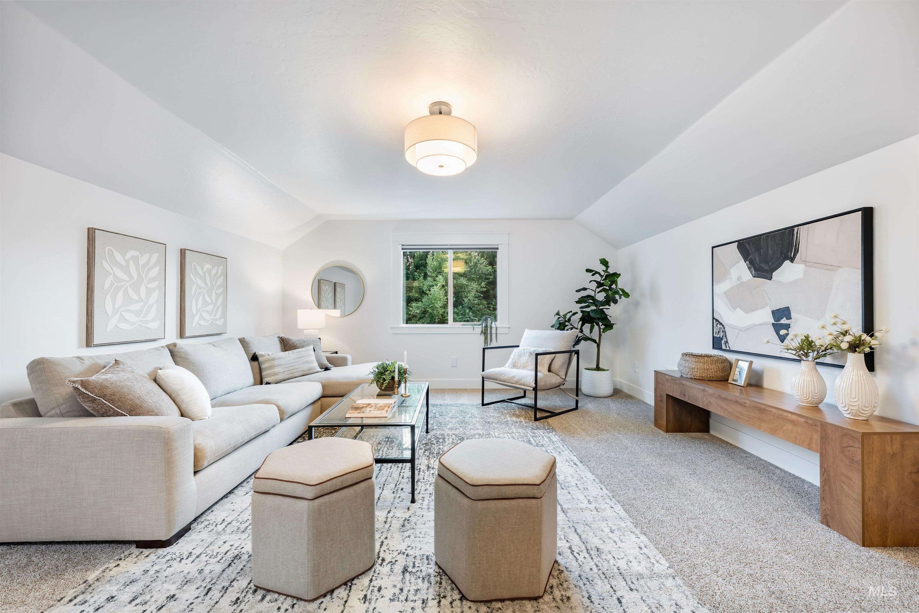 1789 N Tullshire