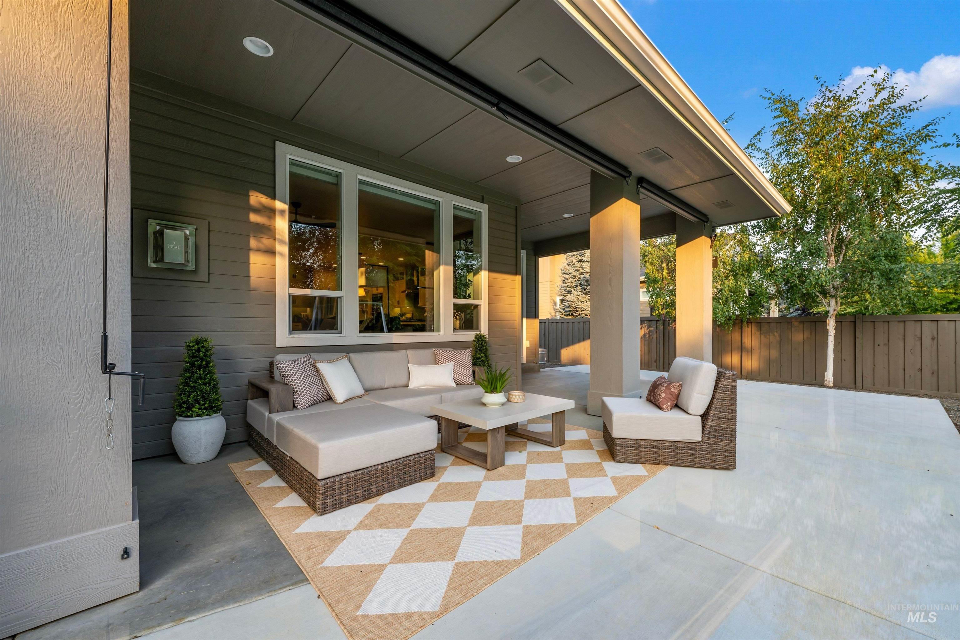 1789 N Tullshire