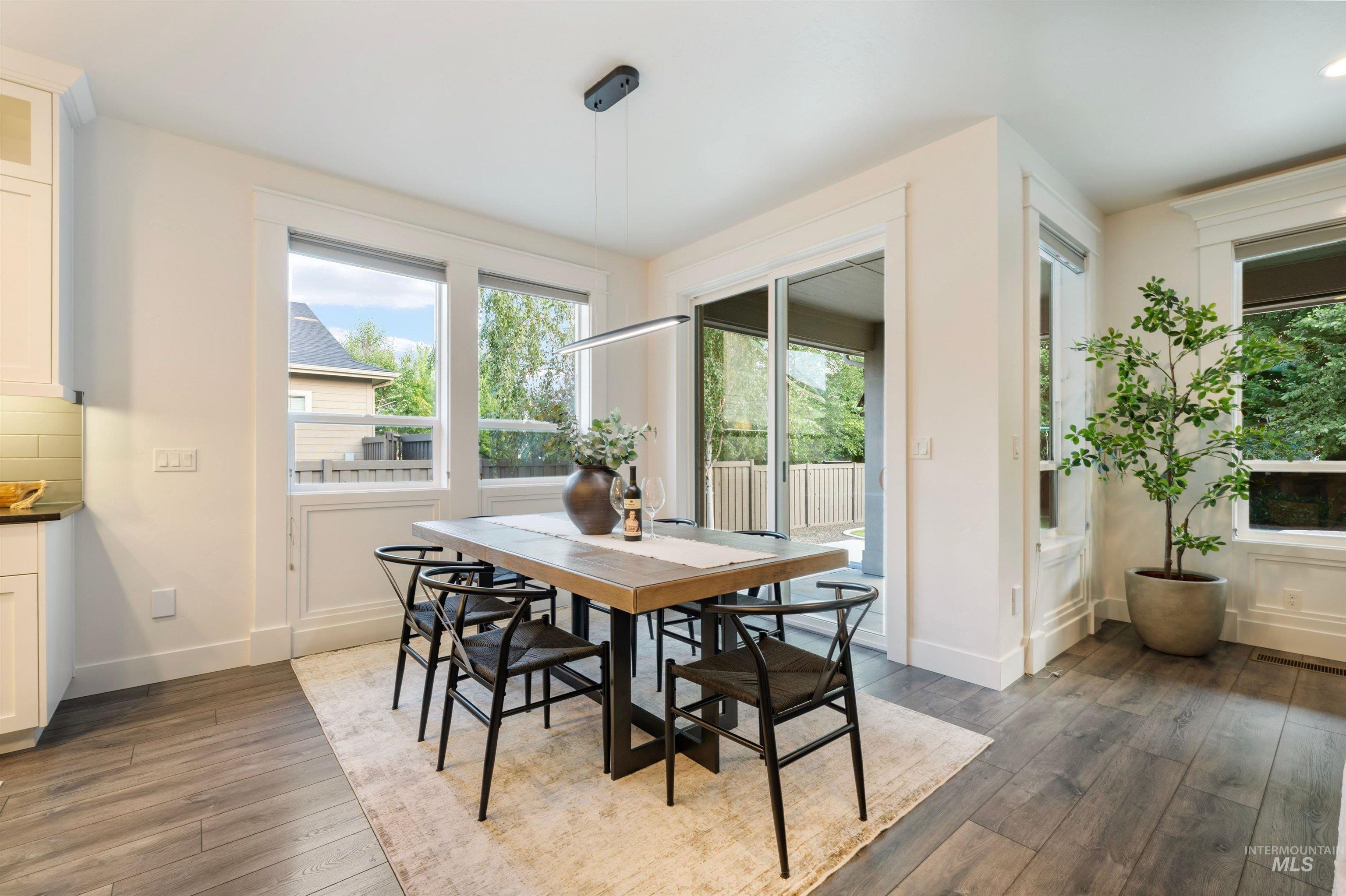 1789 N Tullshire