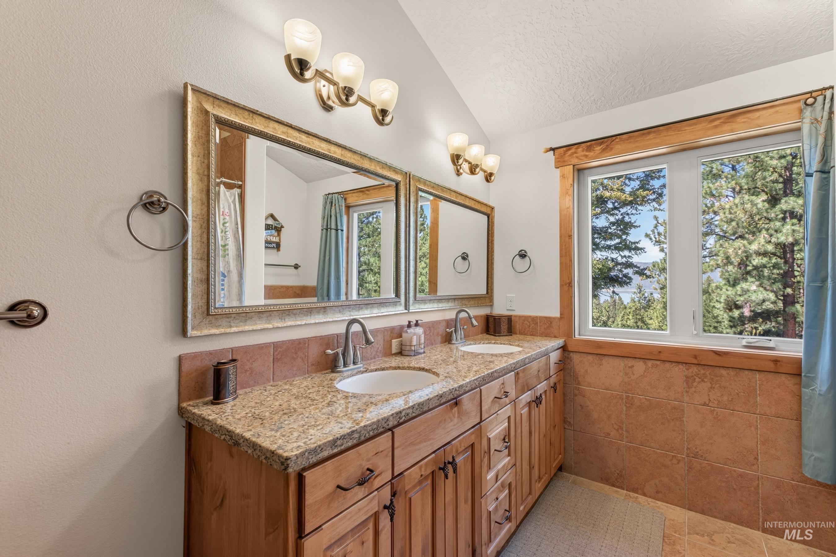 21 Starflower Dr