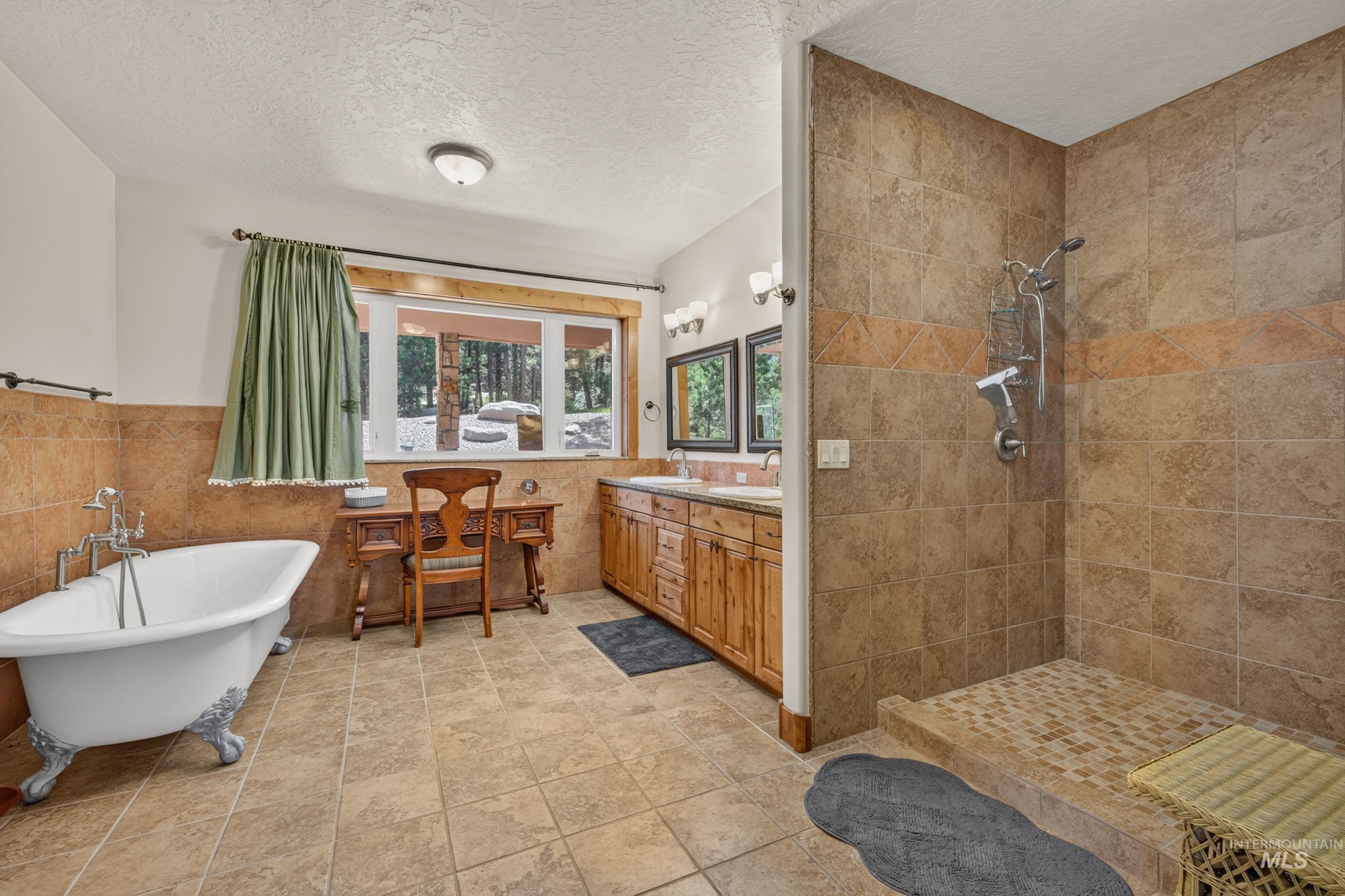 21 Starflower Dr