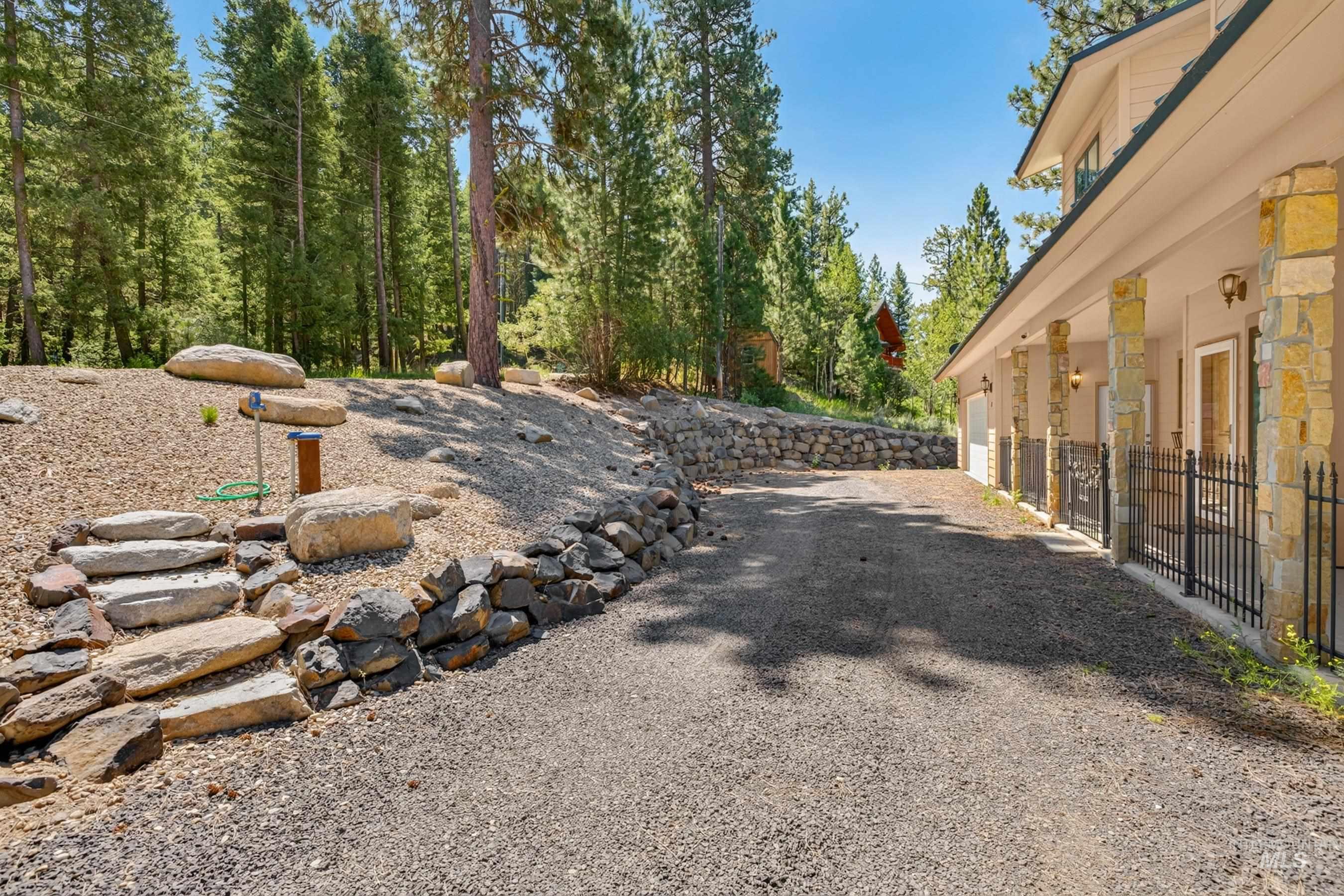 21 Starflower Dr