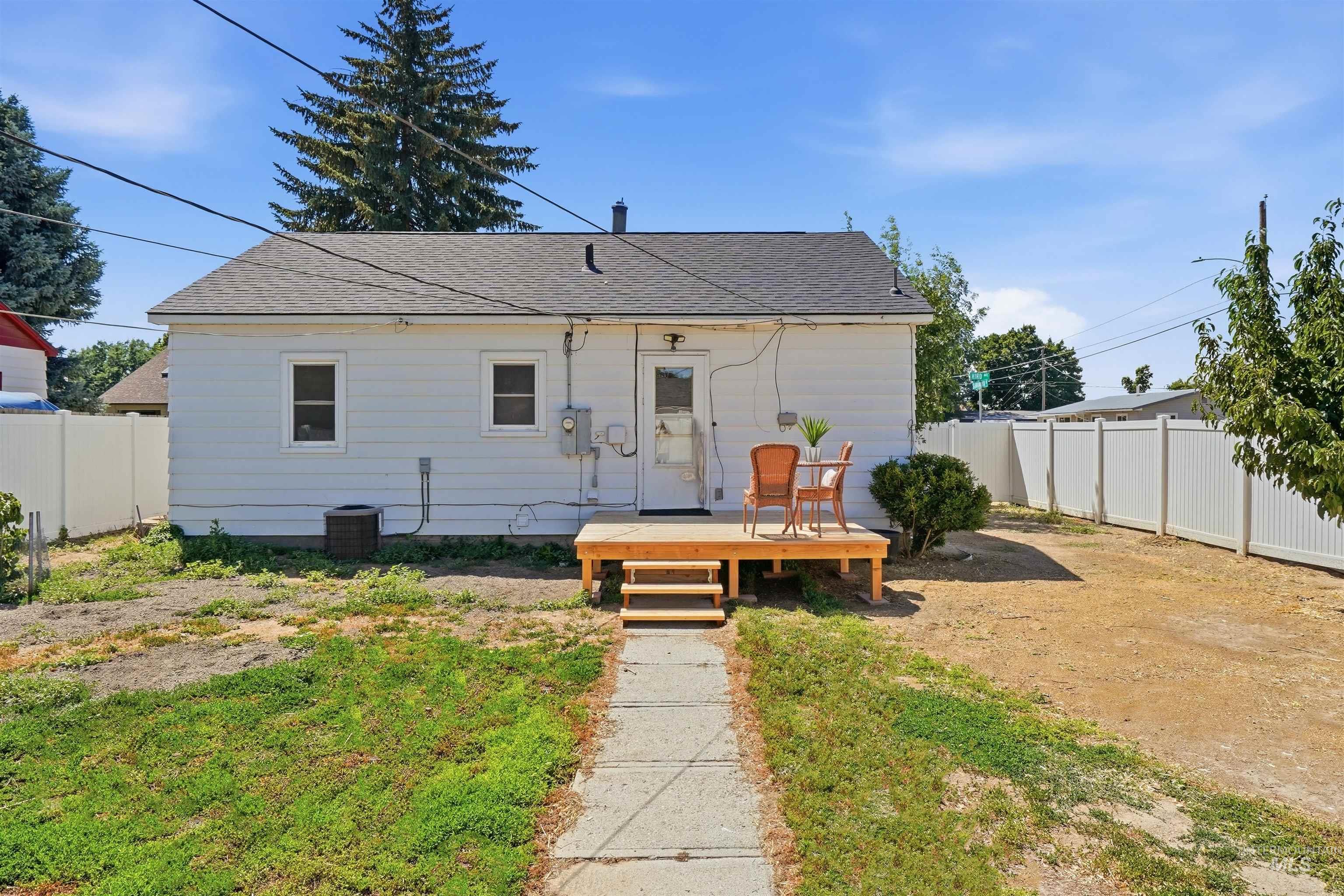 2024 Hird Ave