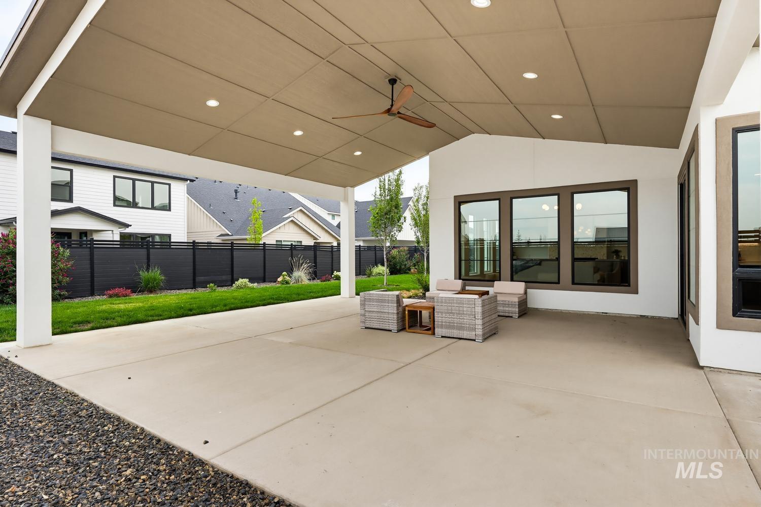 7633 W Lookout View Street