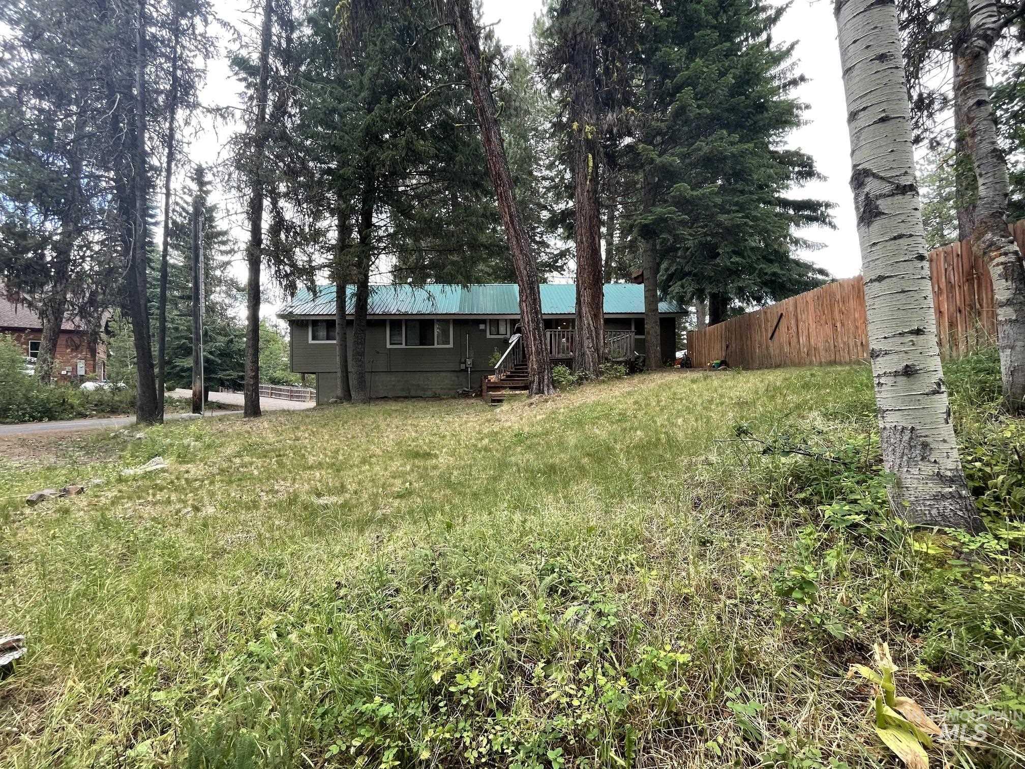 1025 Meadows Rd