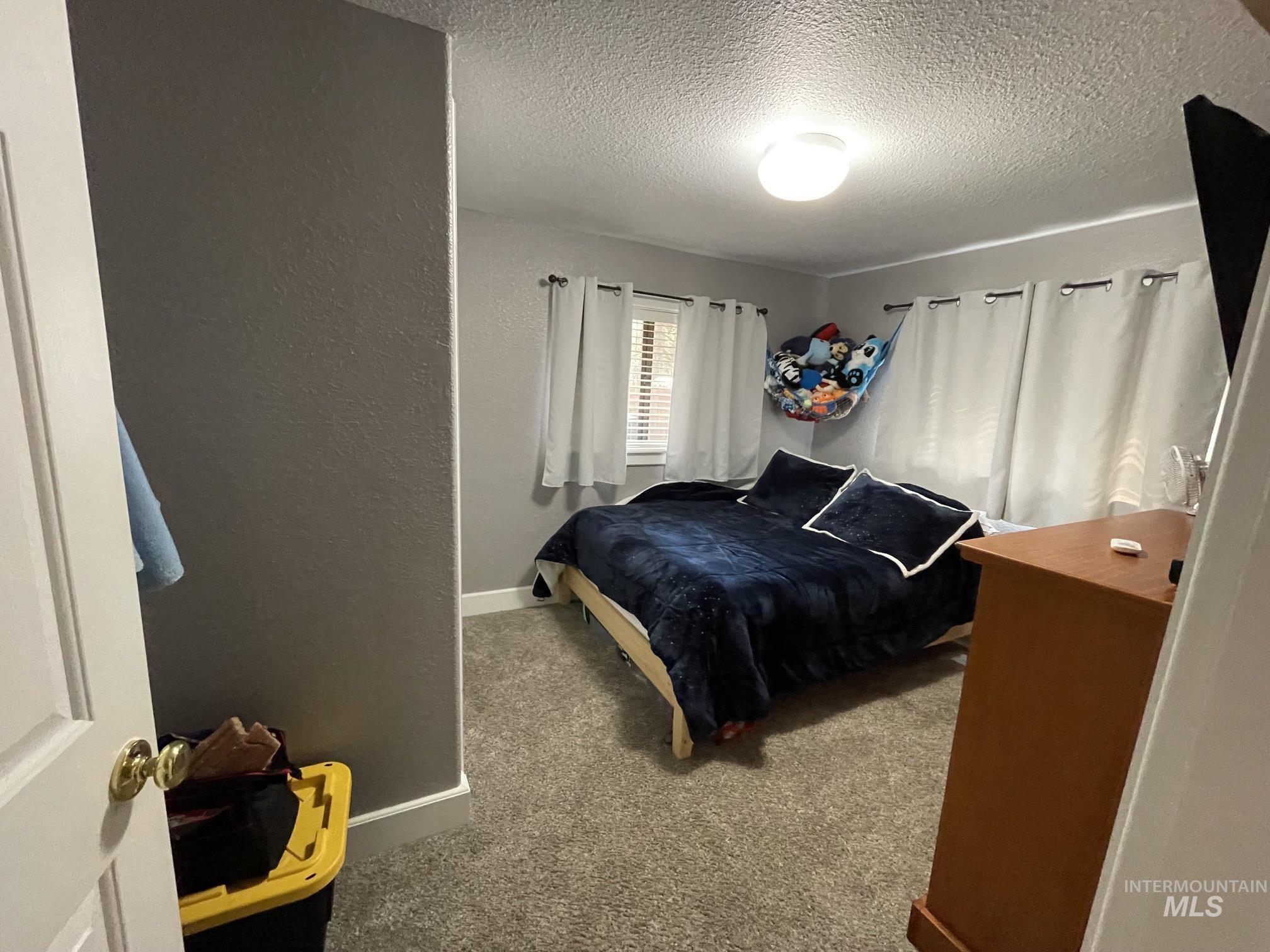1025 Meadows Rd