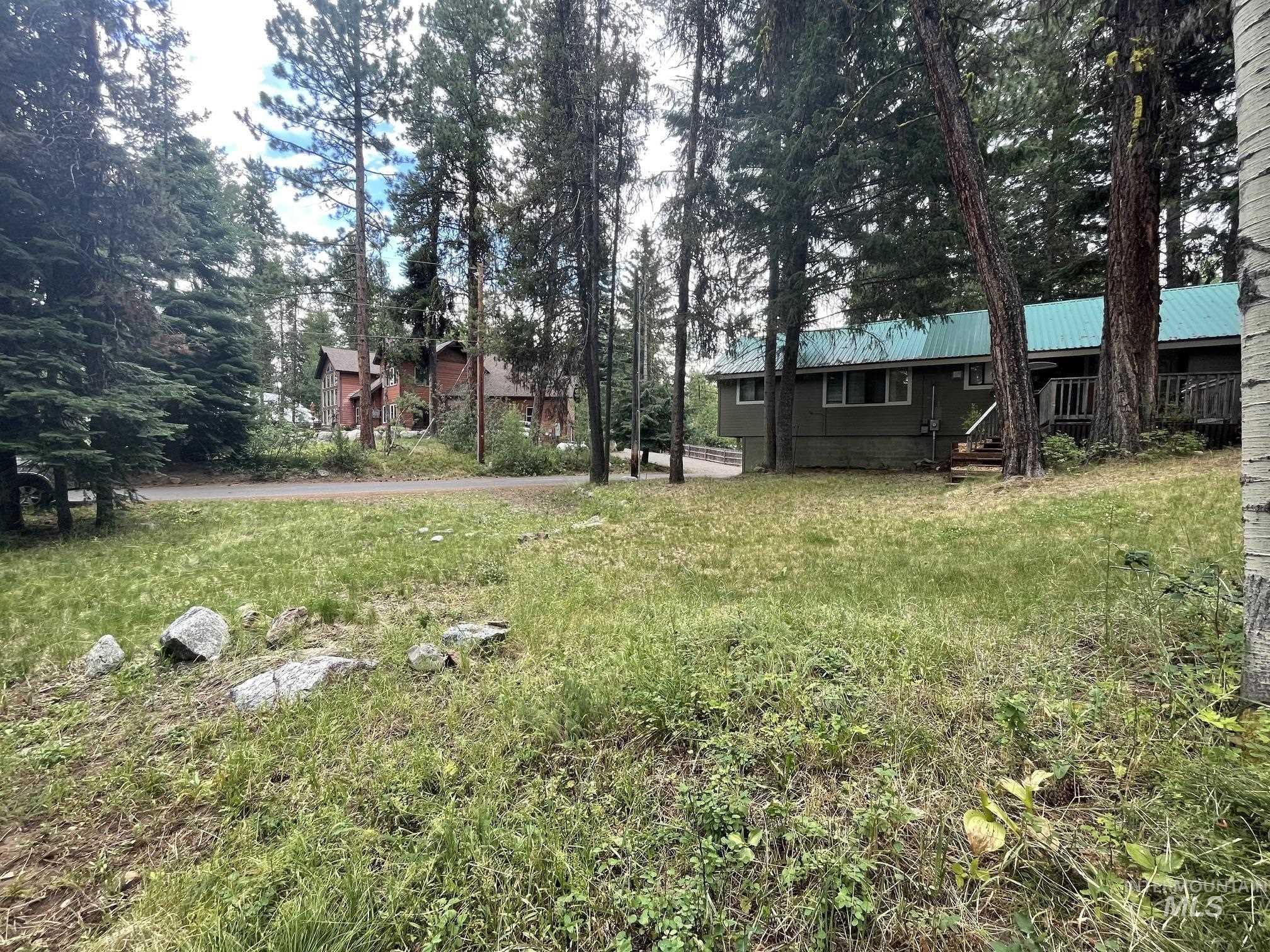 1025 Meadows Rd