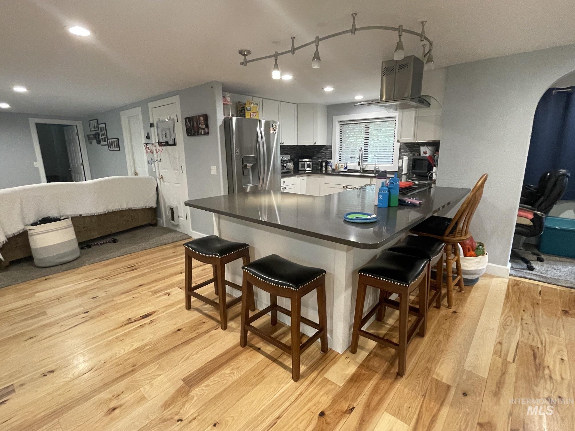 1025 Meadows Rd