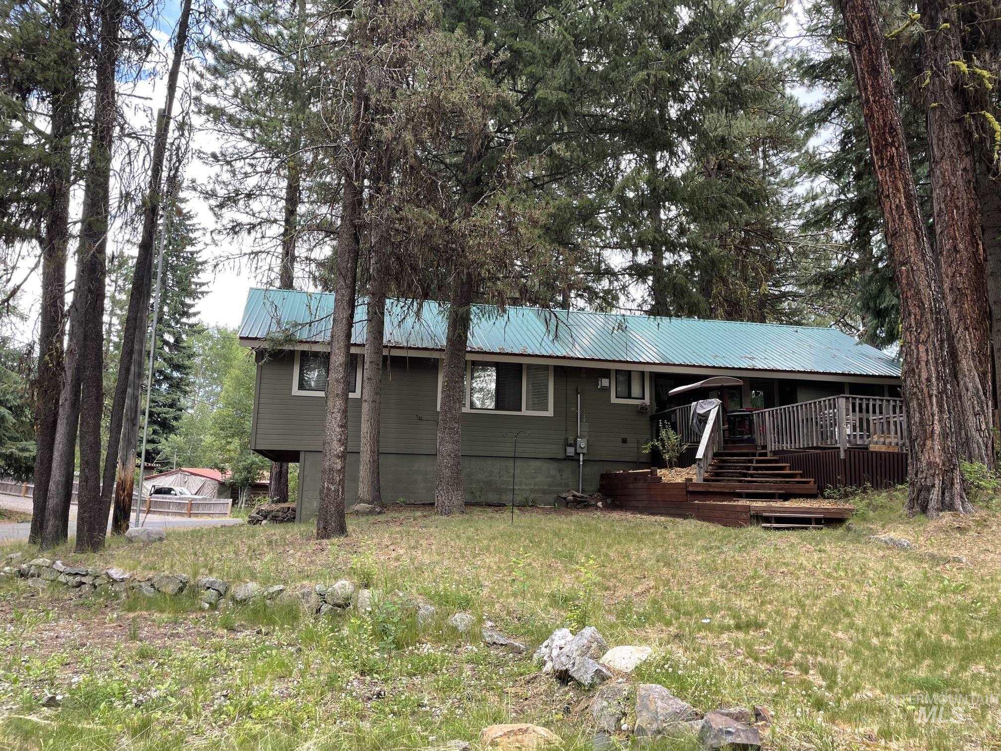 1025 Meadows Rd
