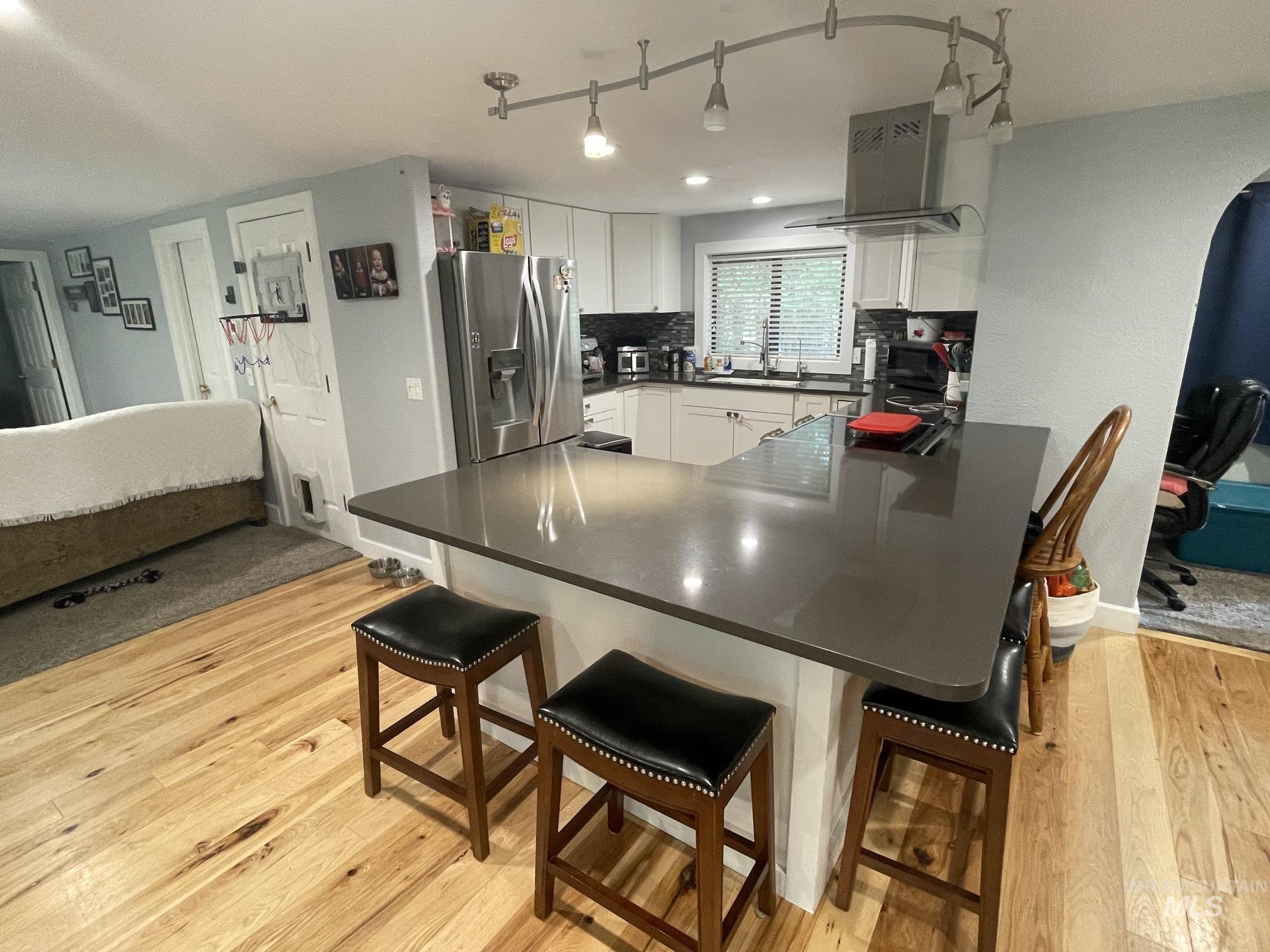 1025 Meadows Rd