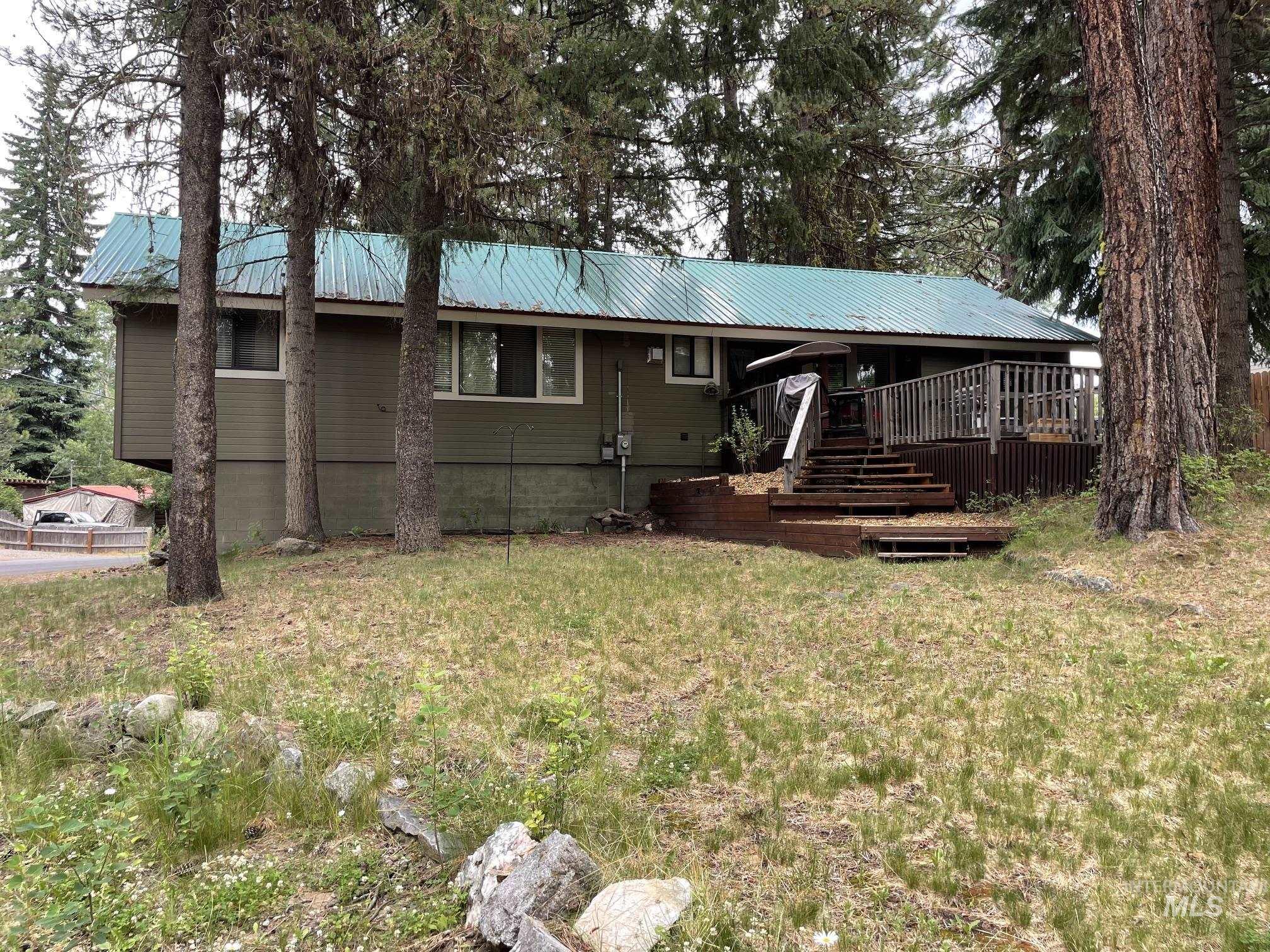 1025 Meadows Rd