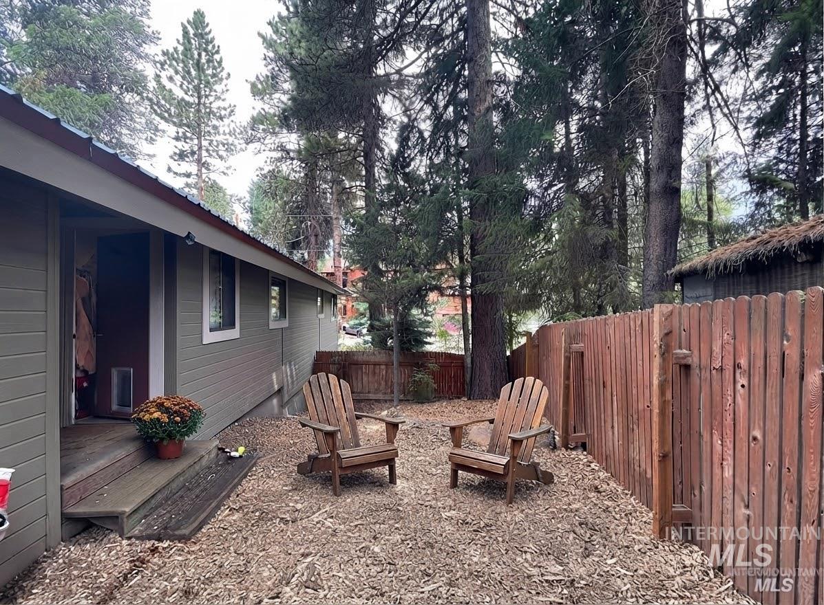 1025 Meadows Rd