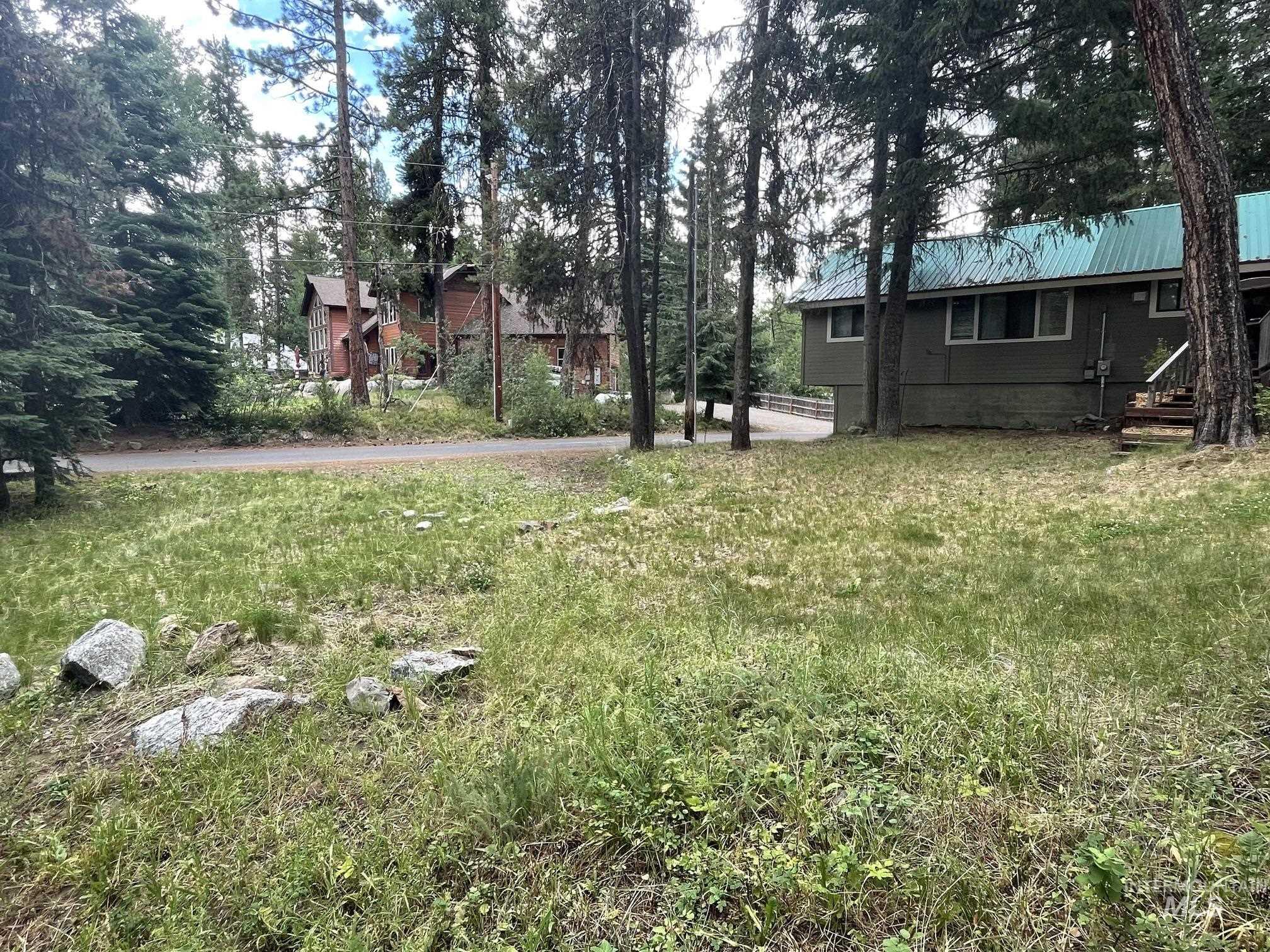 1025 Meadows Rd