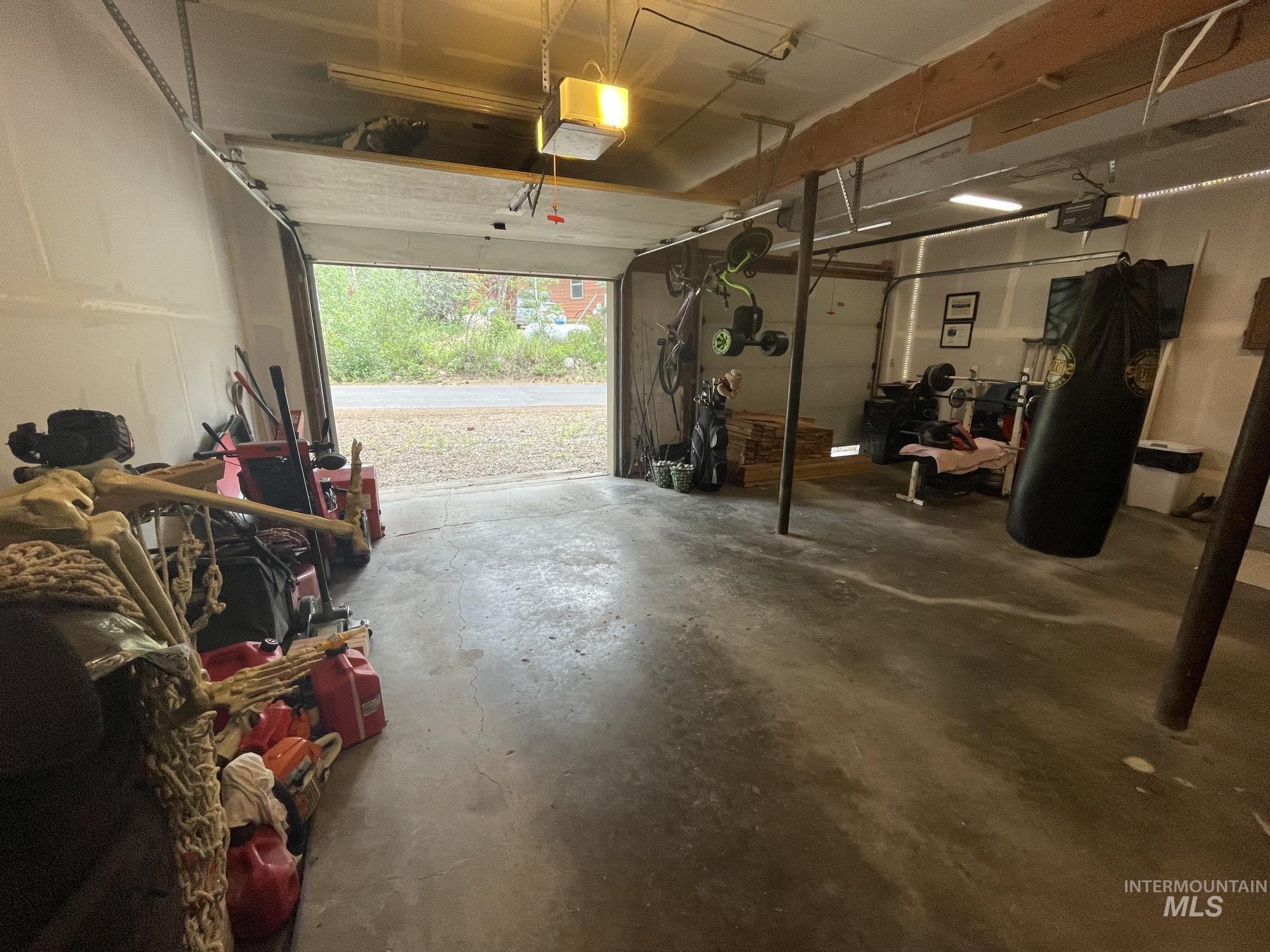 1025 Meadows Rd