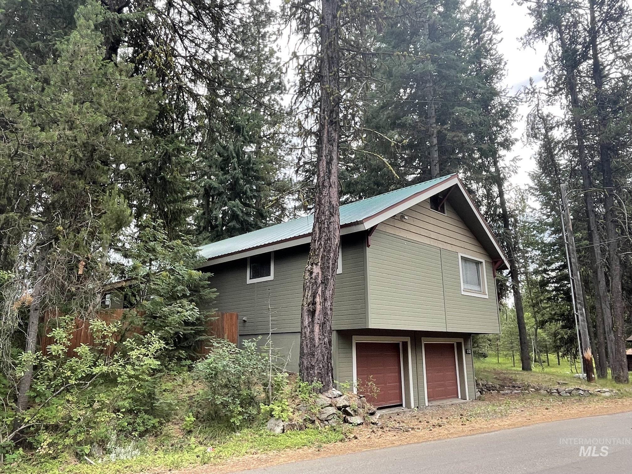 1025 Meadows Rd