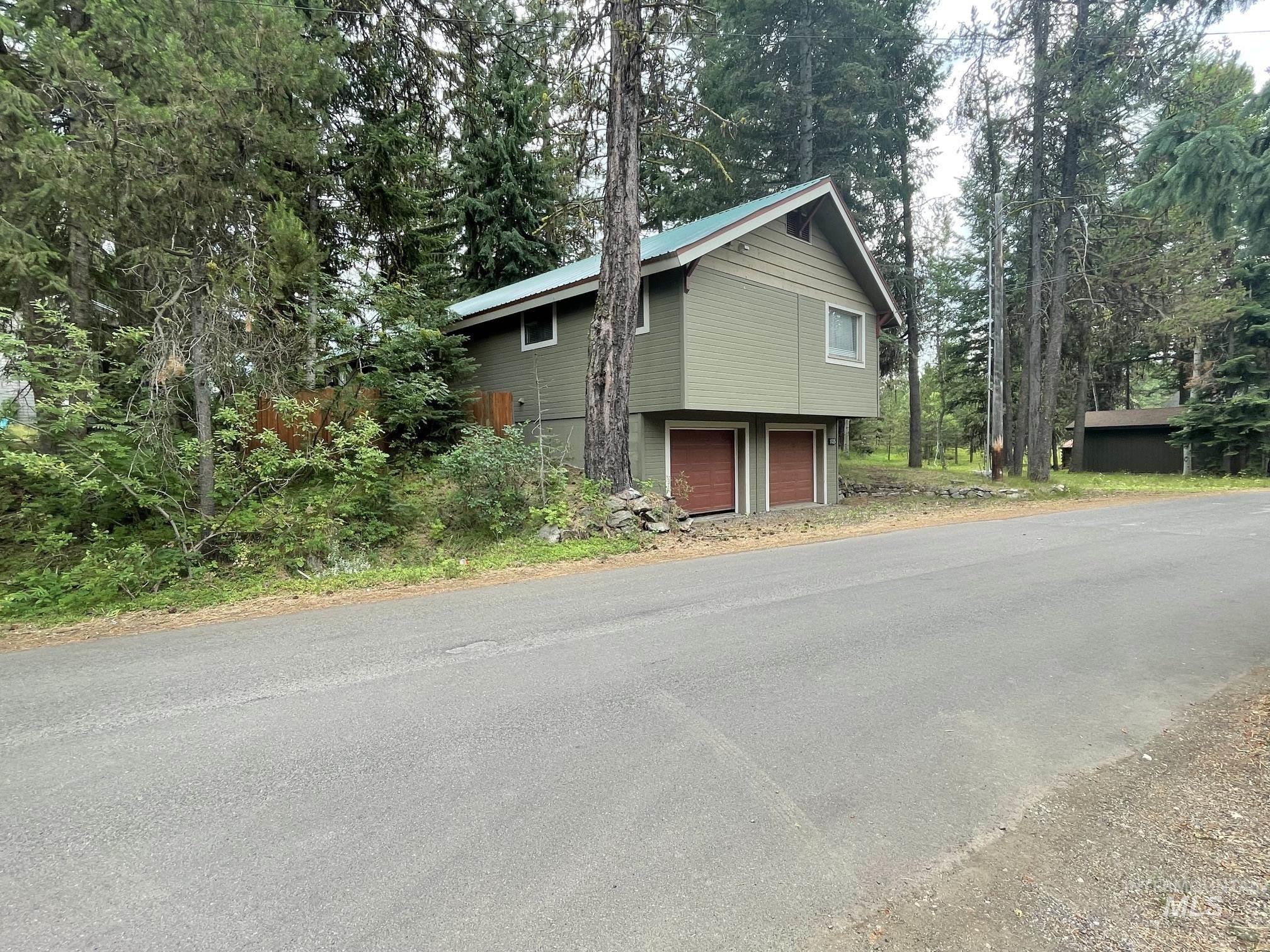 1025 Meadows Rd
