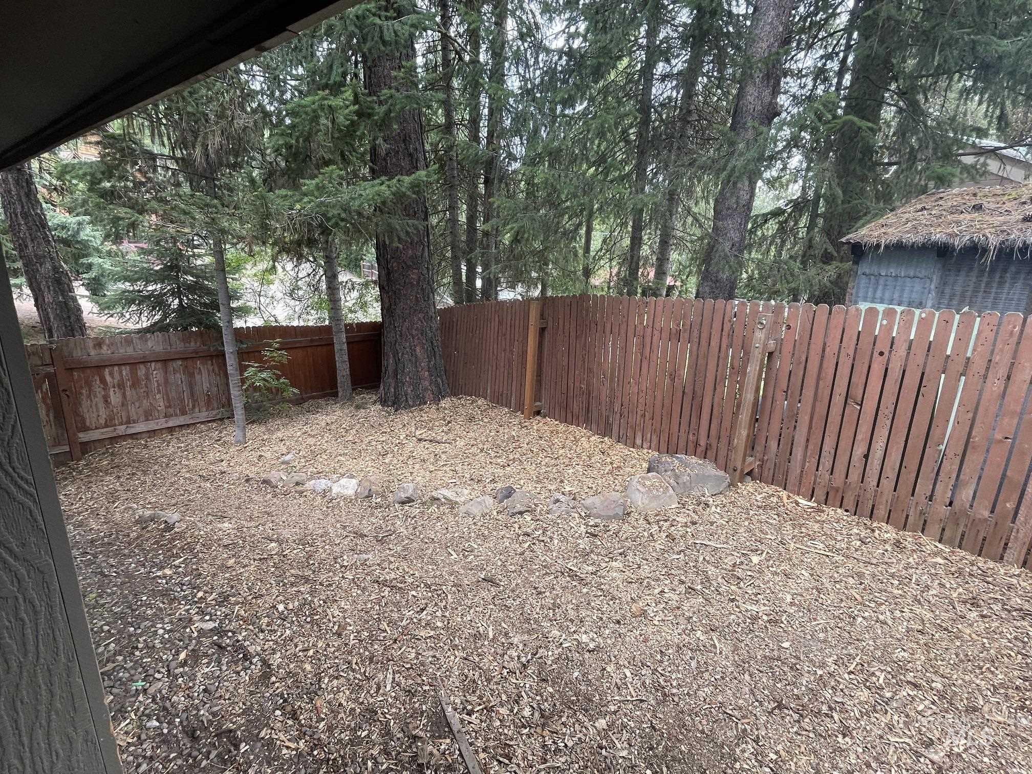 1025 Meadows Rd