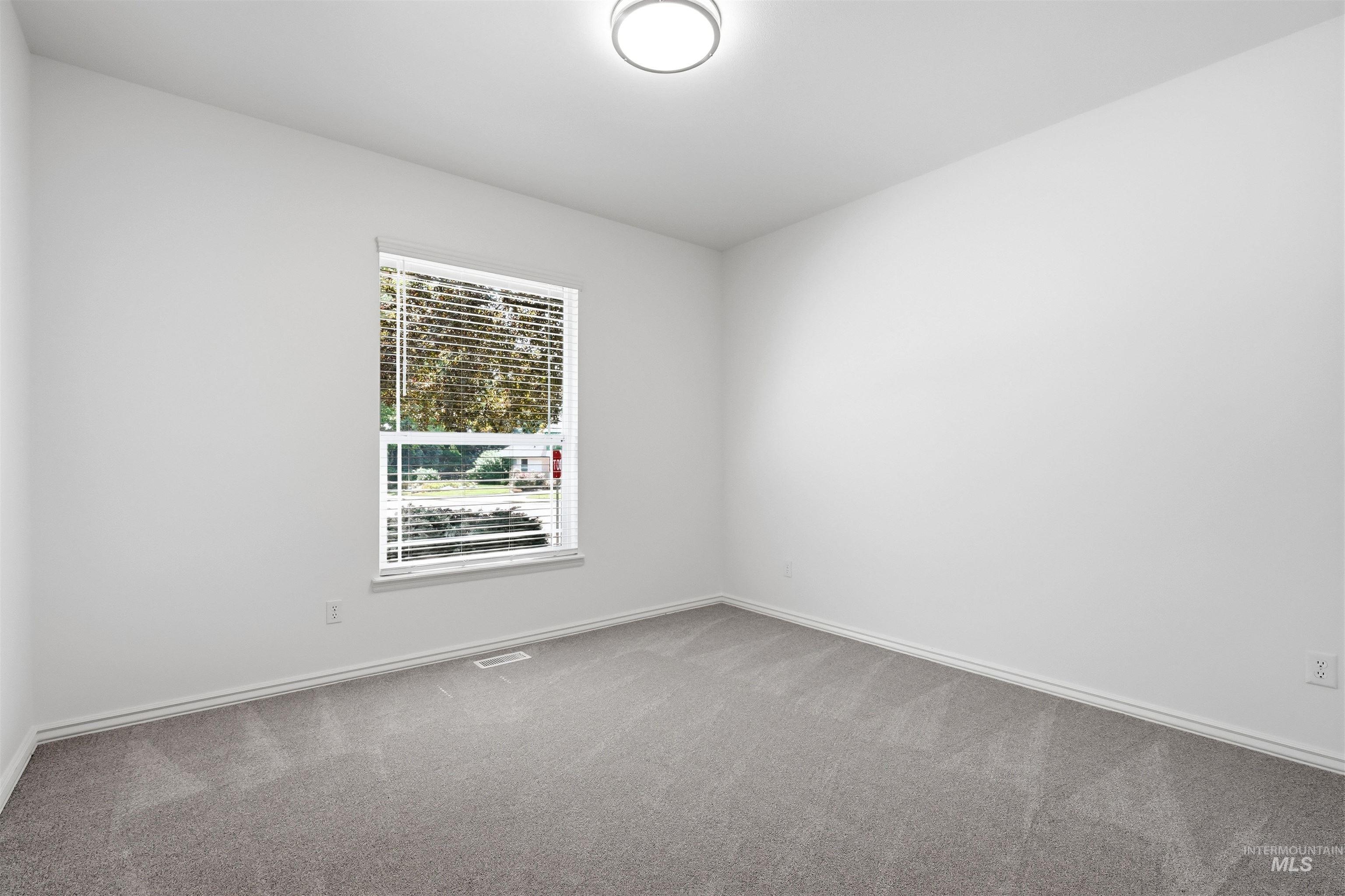 2464 E Lenox Ct