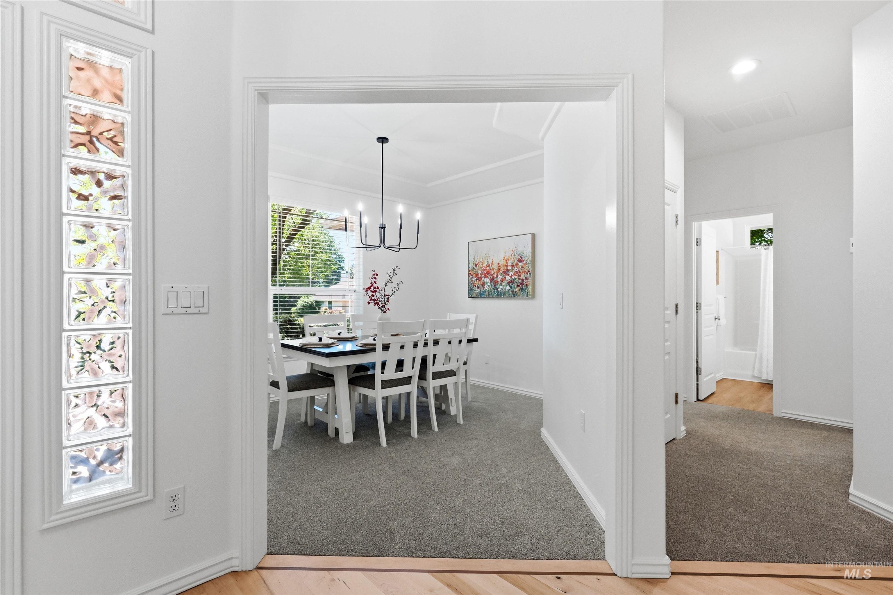 2464 E Lenox Ct