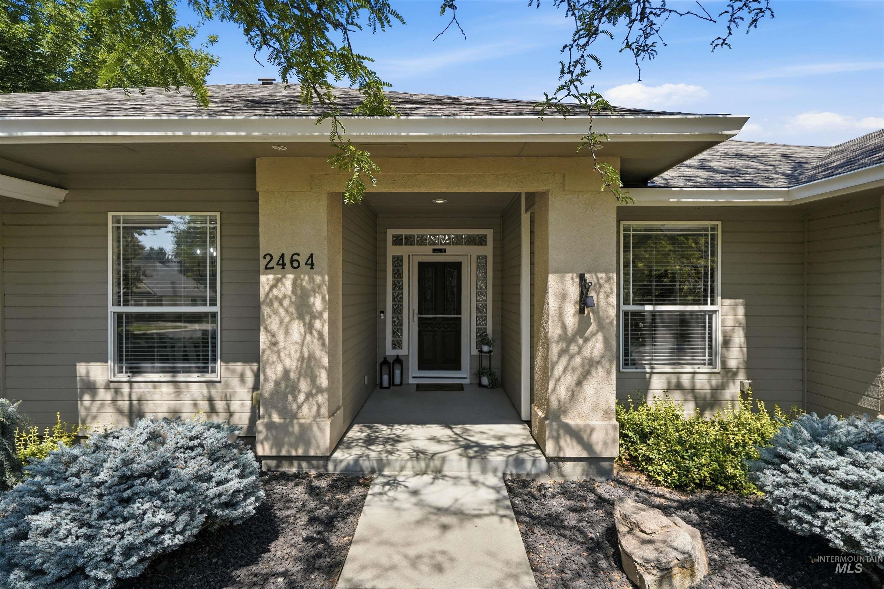 2464 E Lenox Ct