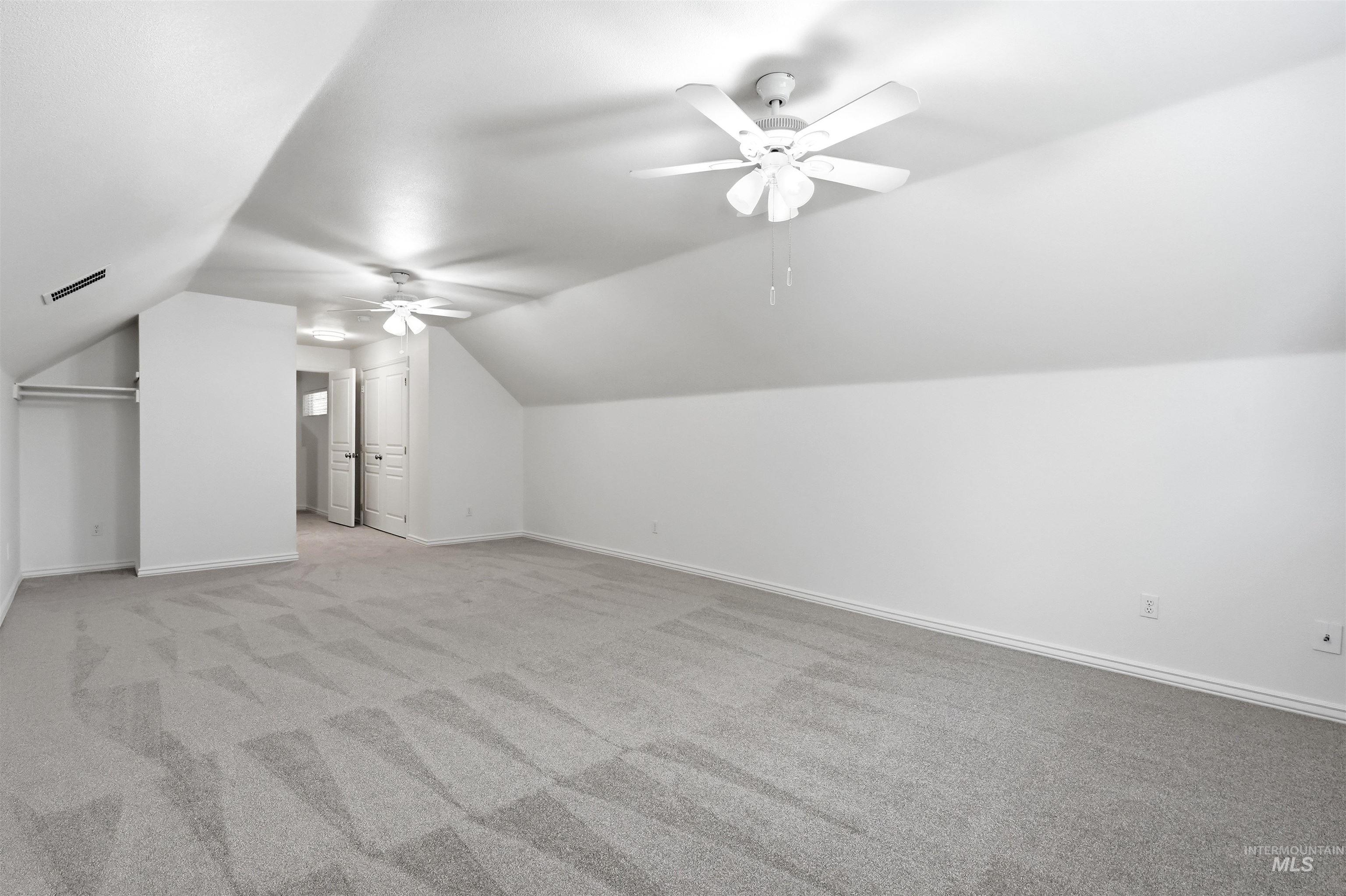 2464 E Lenox Ct