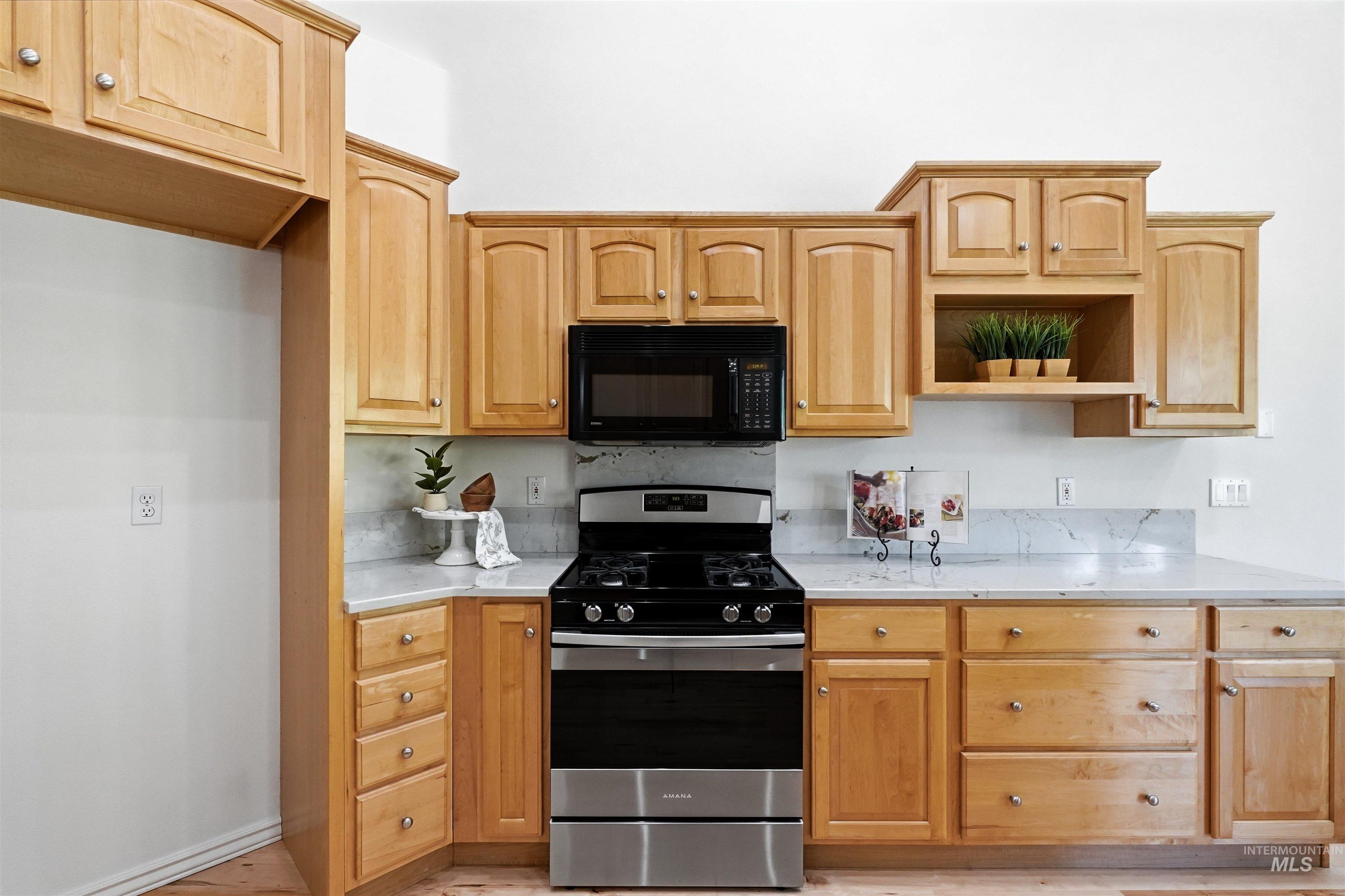 2464 E Lenox Ct