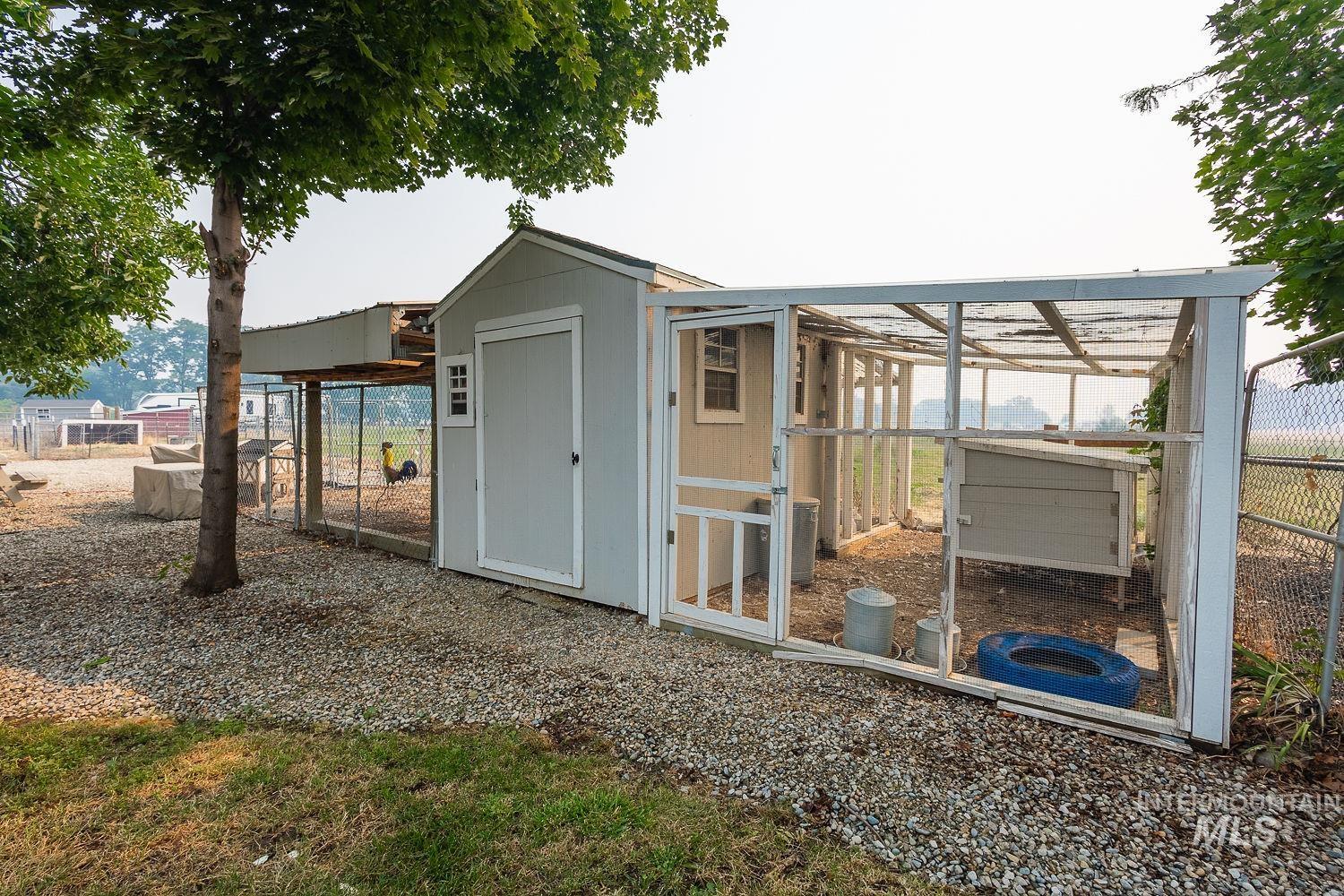 110 E Sales Yard Rd