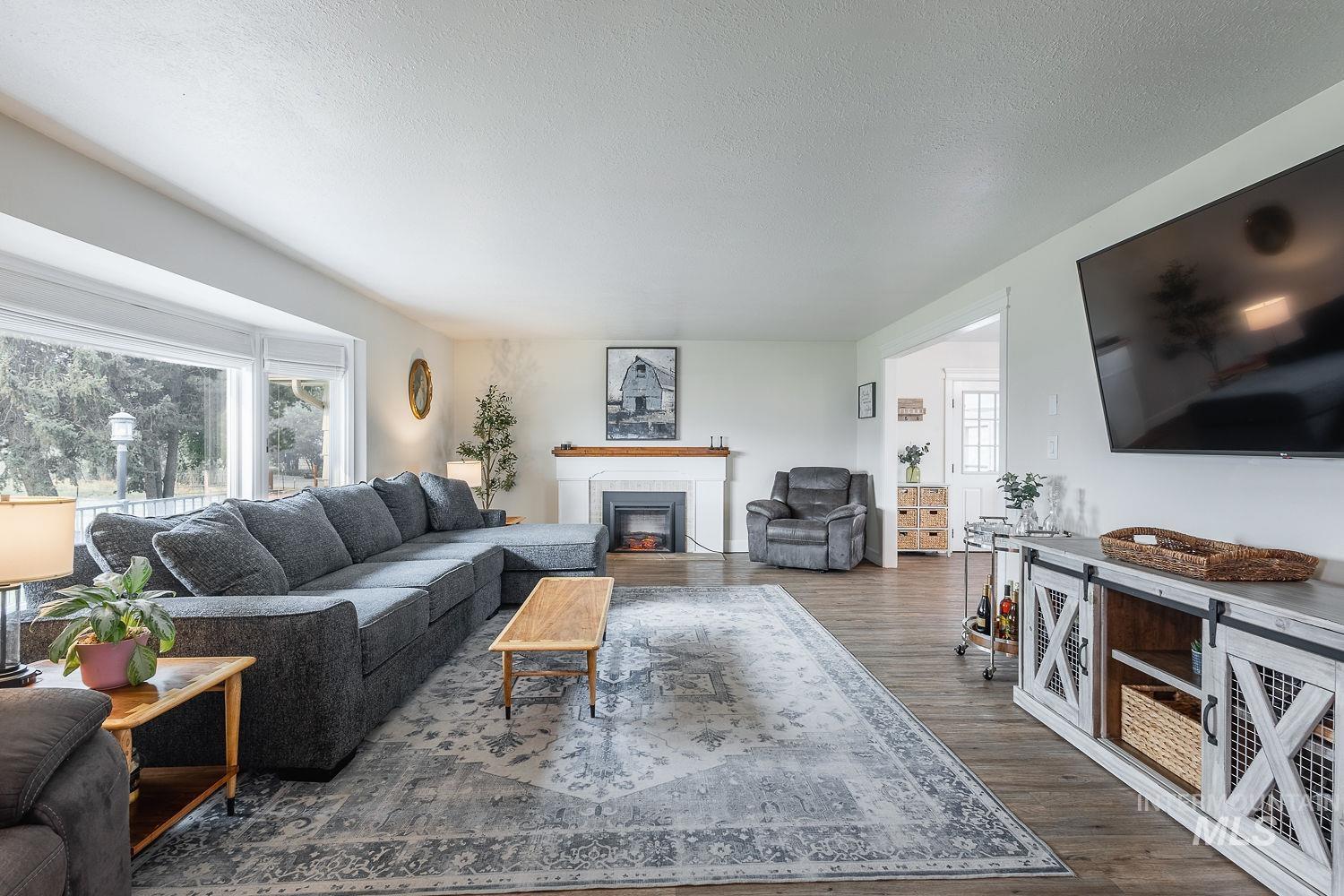 110 E Sales Yard Rd