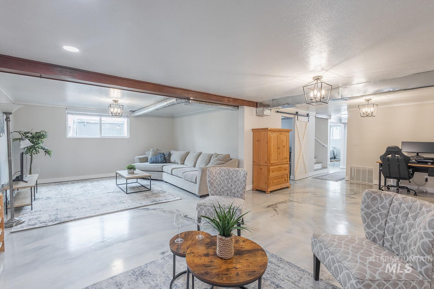 110 E Sales Yard Rd
