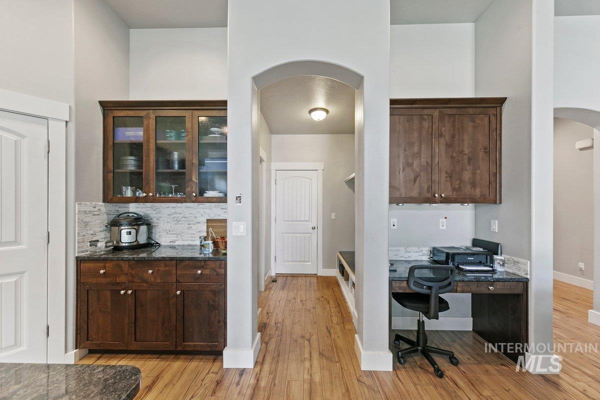 1528 W Arch Rock Street
