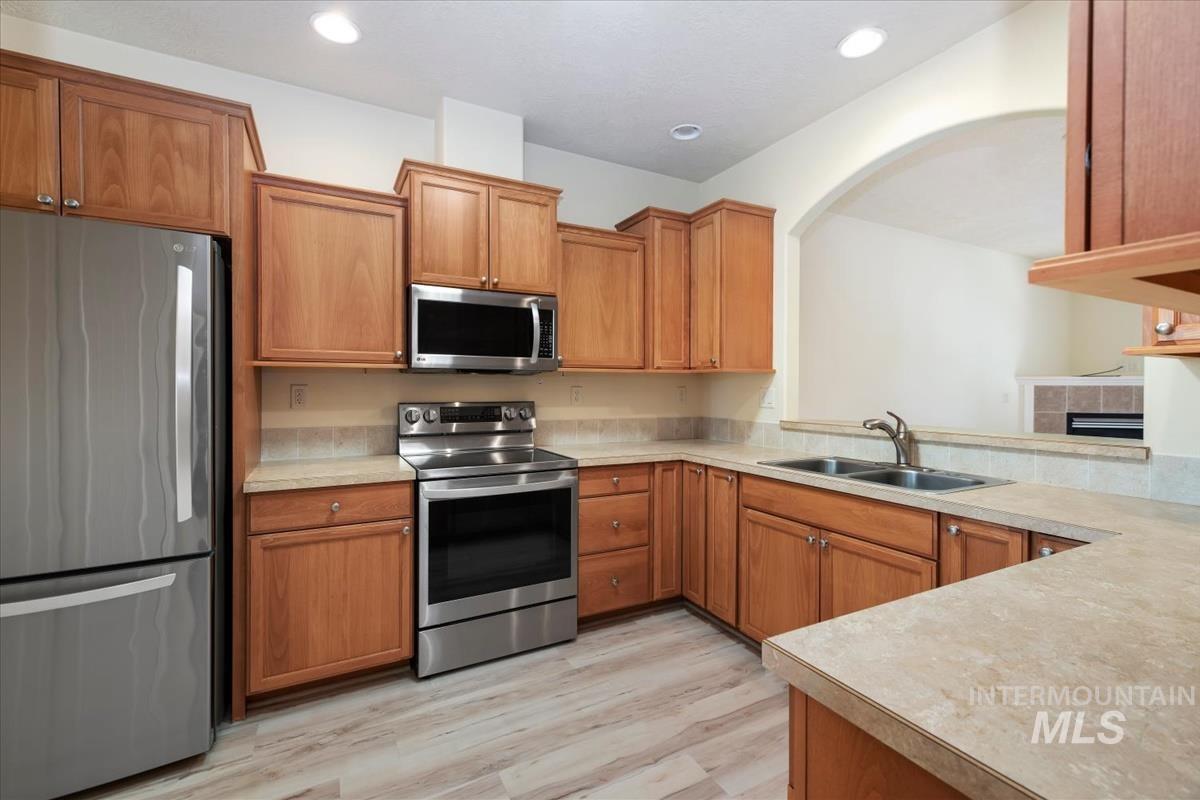 9207 W Steve St