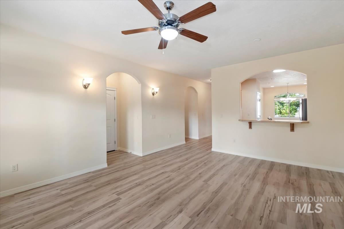 9207 W Steve St