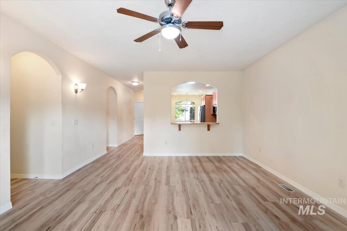 9207 W Steve St