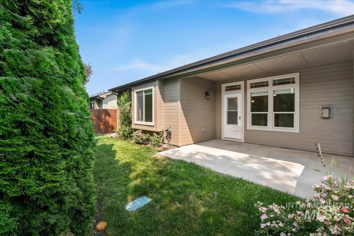 9207 W Steve St