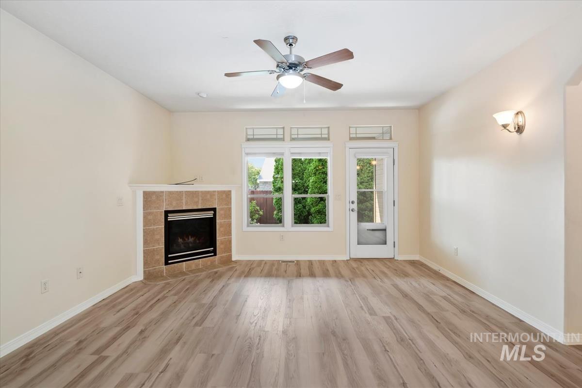 9207 W Steve St
