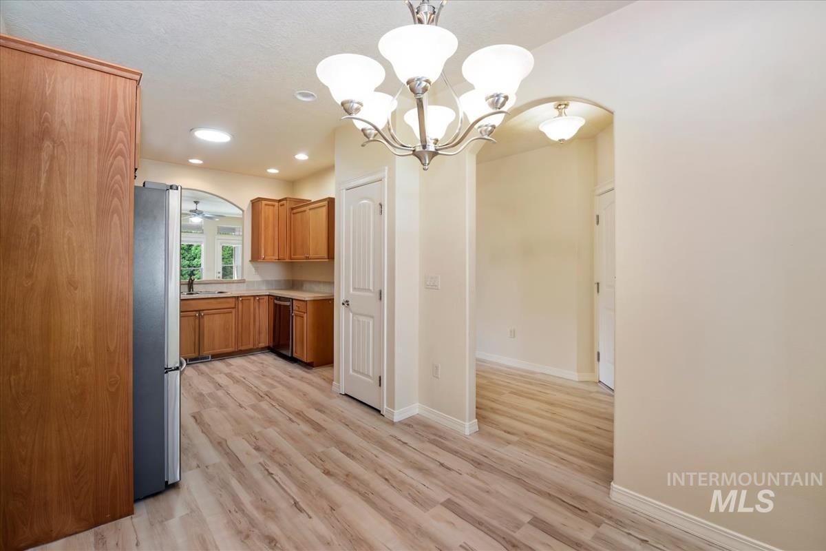 9207 W Steve St