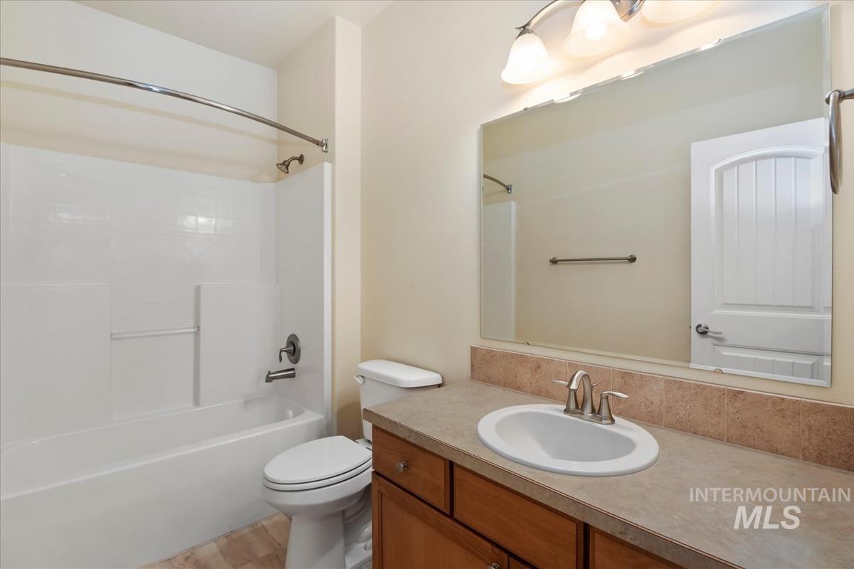 9207 W Steve St
