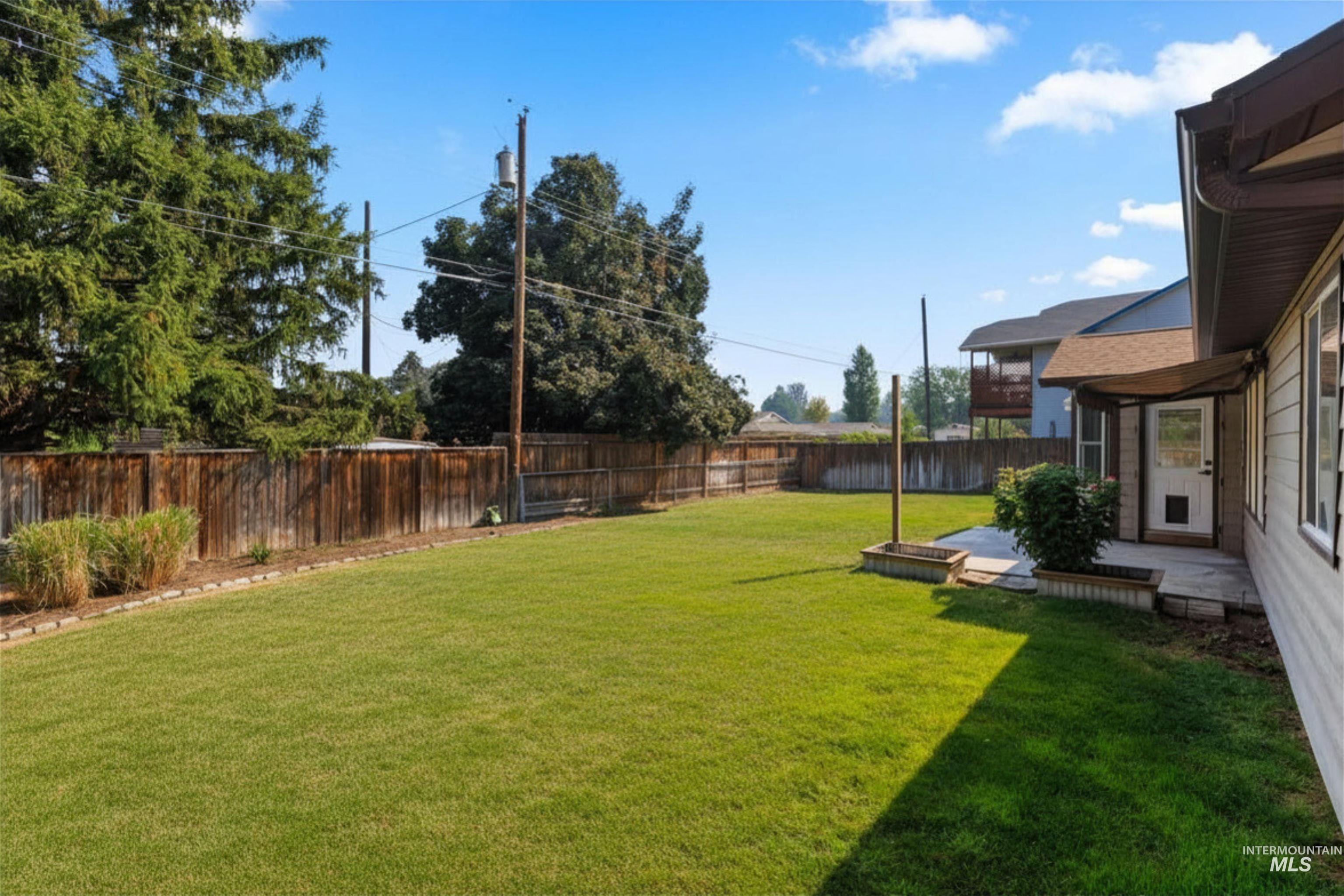 680 W Applegate St