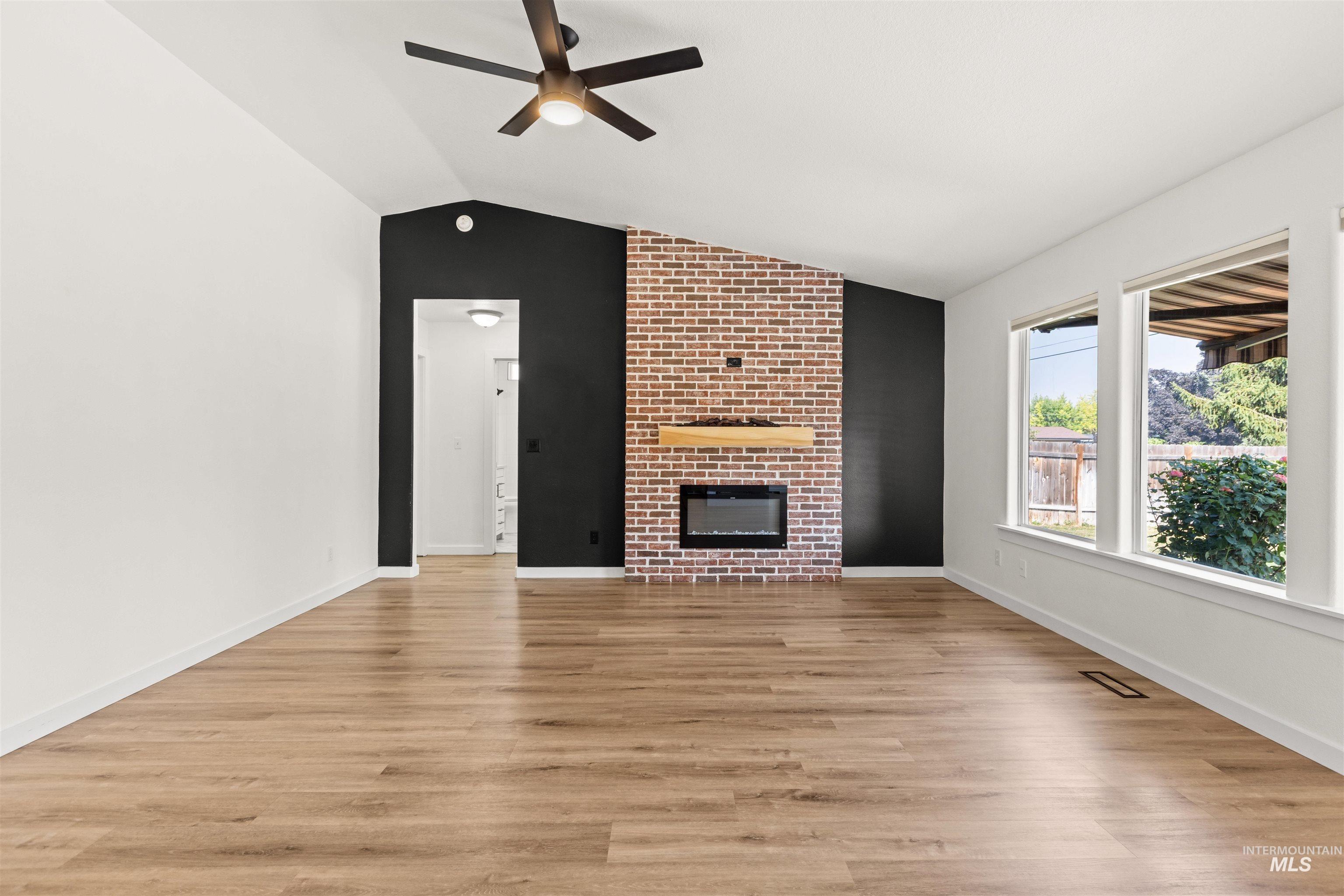 680 W Applegate St