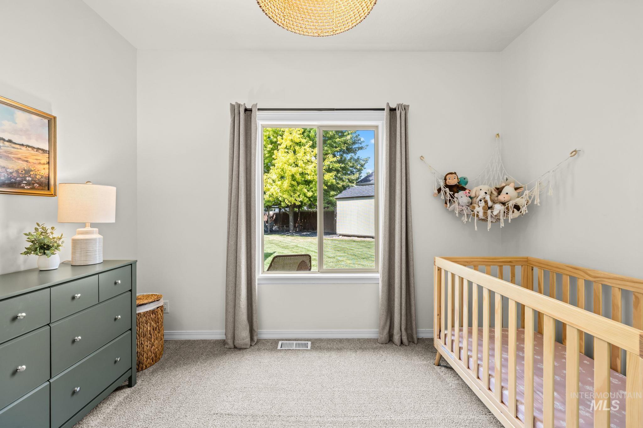 2818 E Shadowview