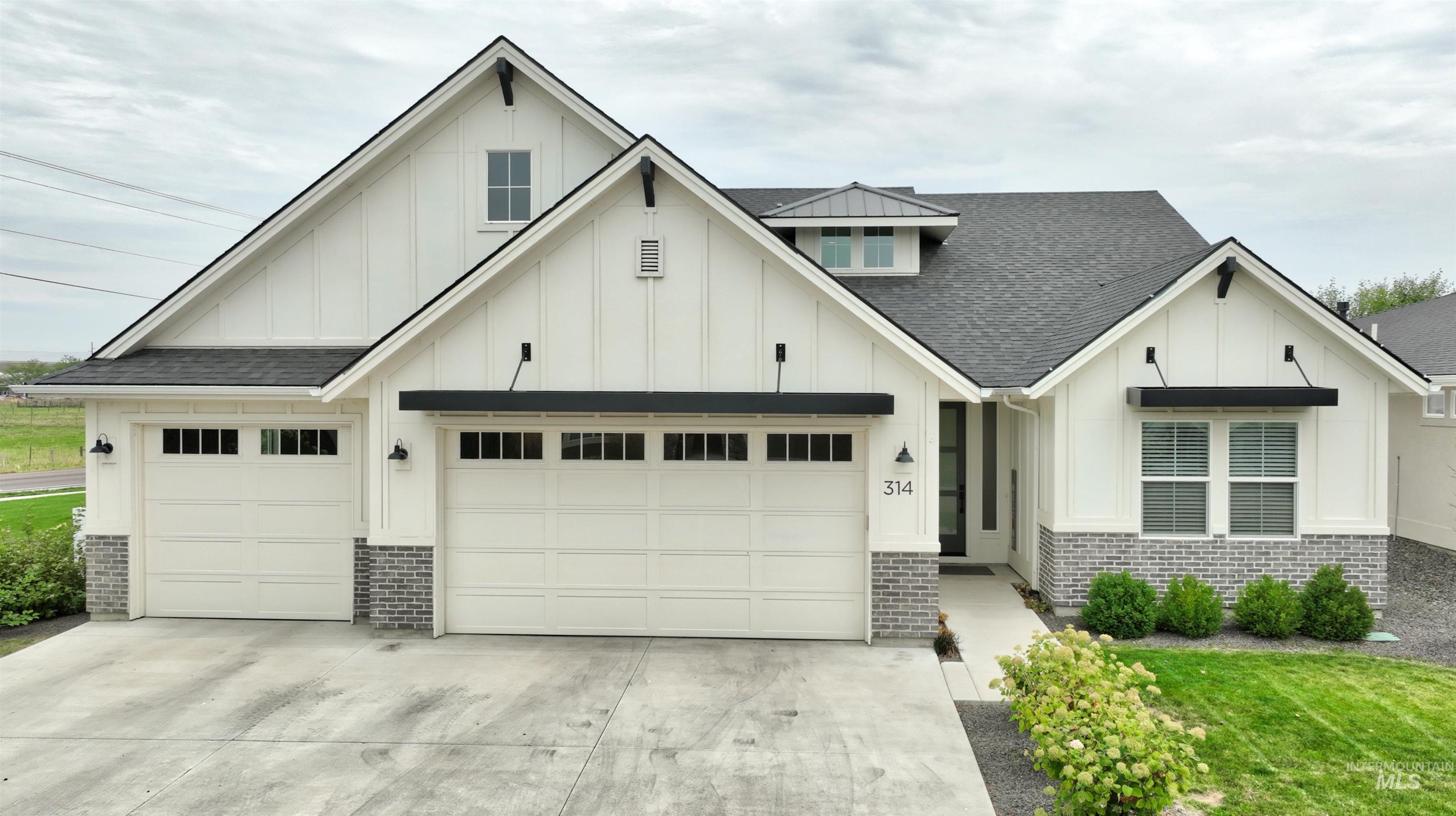 314 S Hamlin Lane