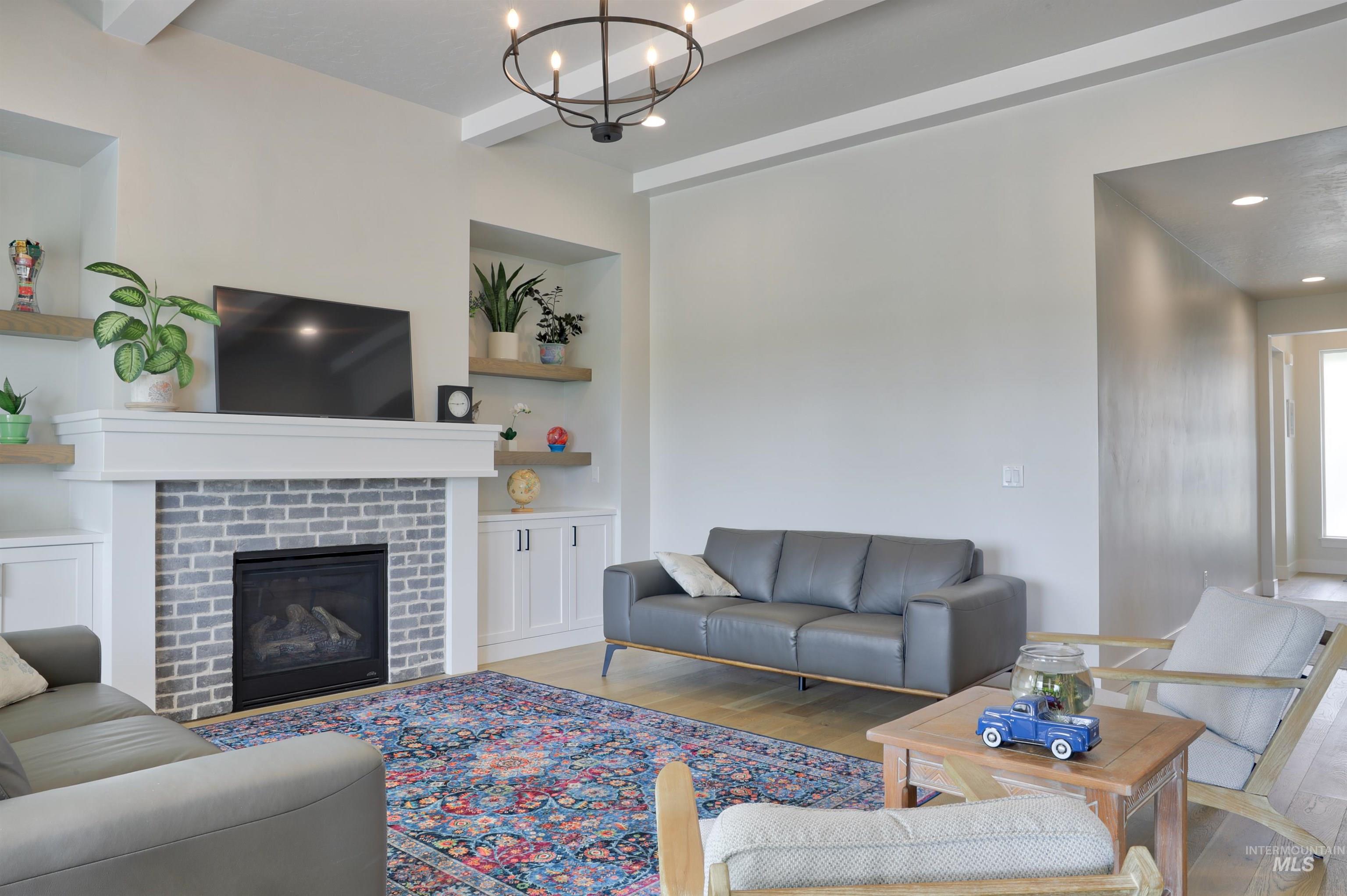 314 S Hamlin Lane