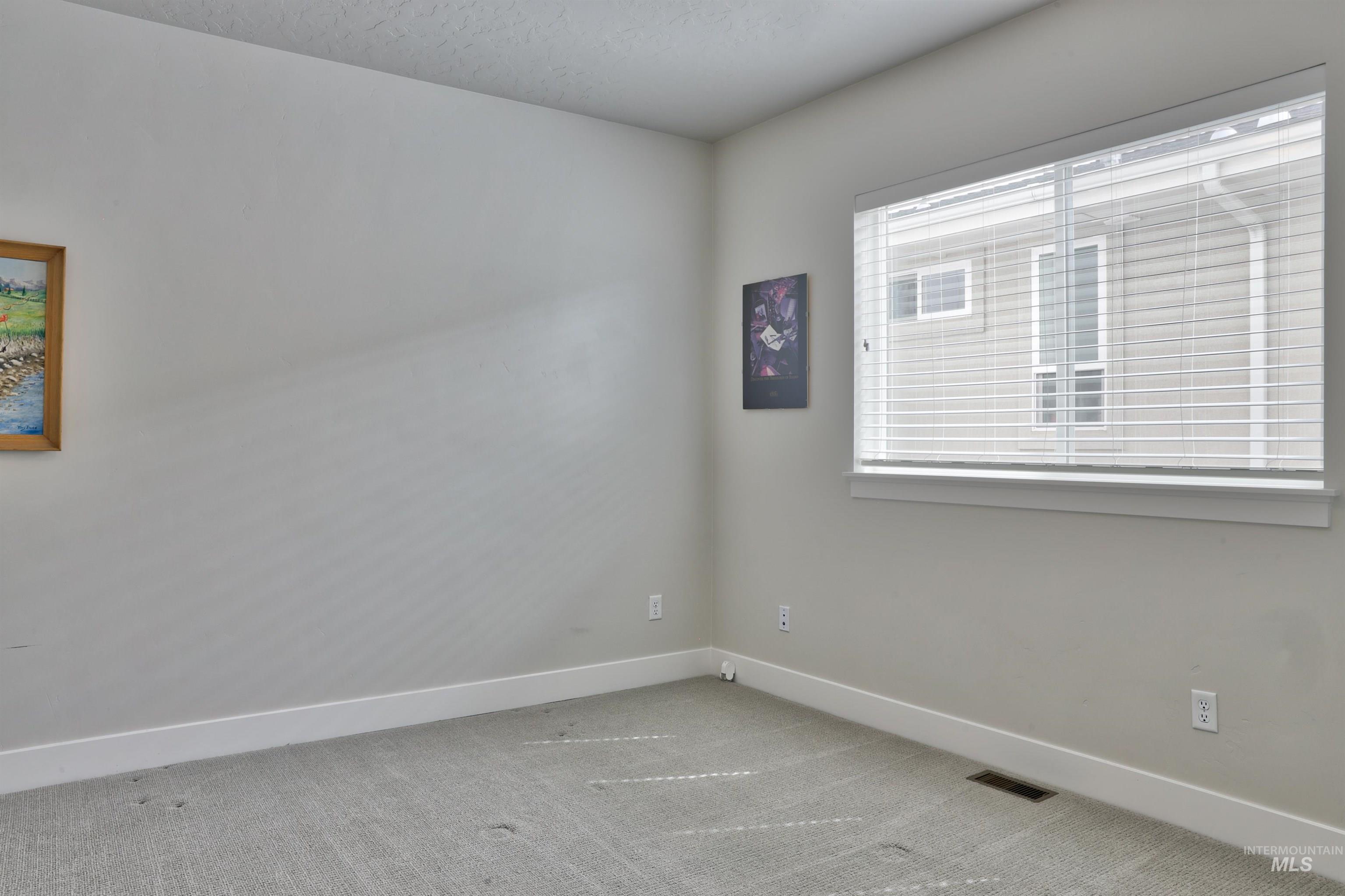 314 S Hamlin Lane