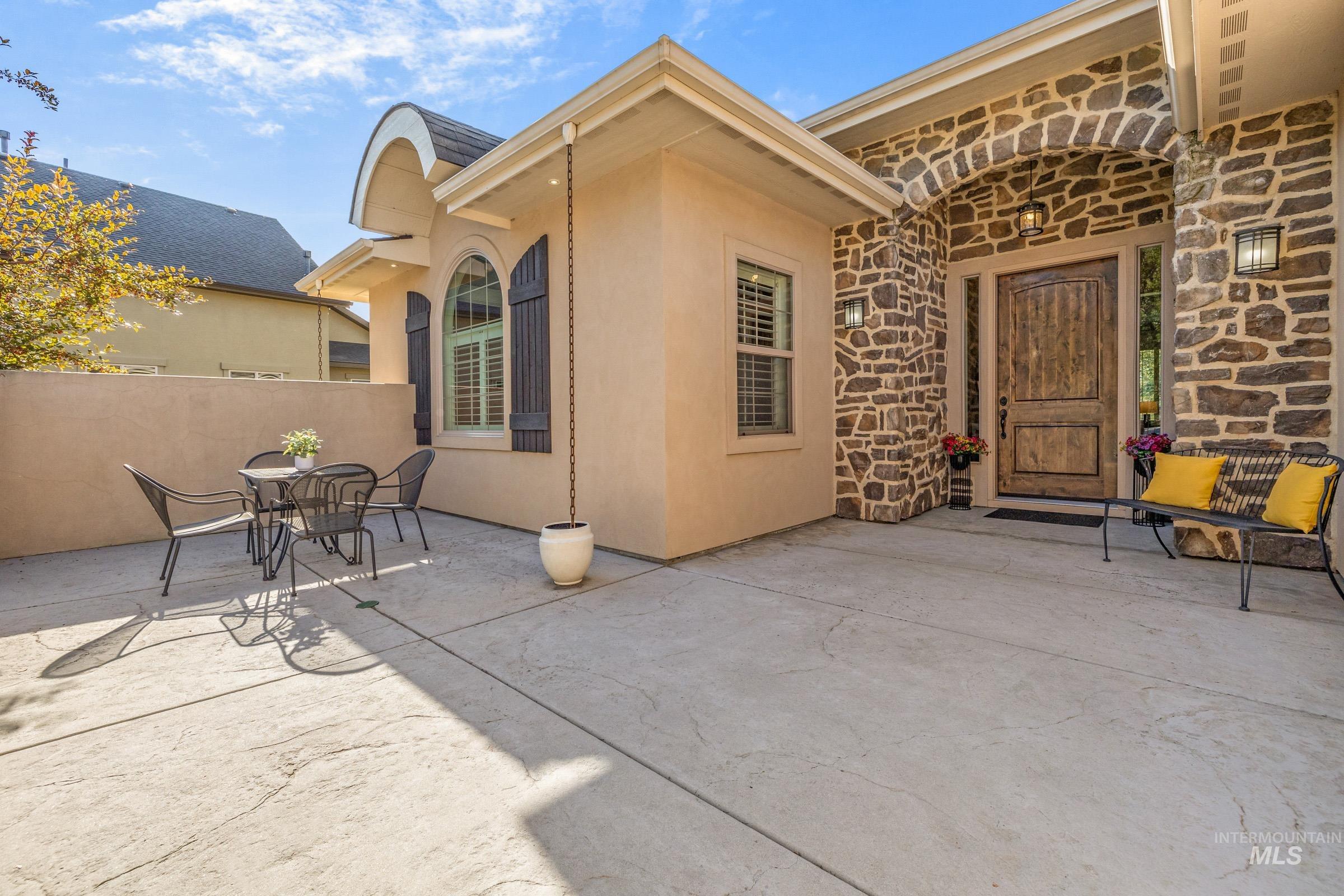 12259 W Seven Lakes Ln