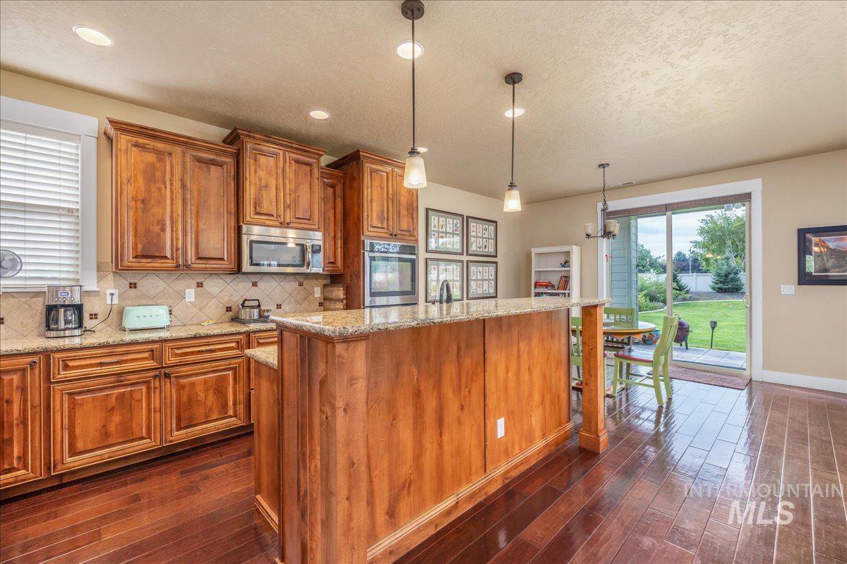 12621 S Carriage Hill Way